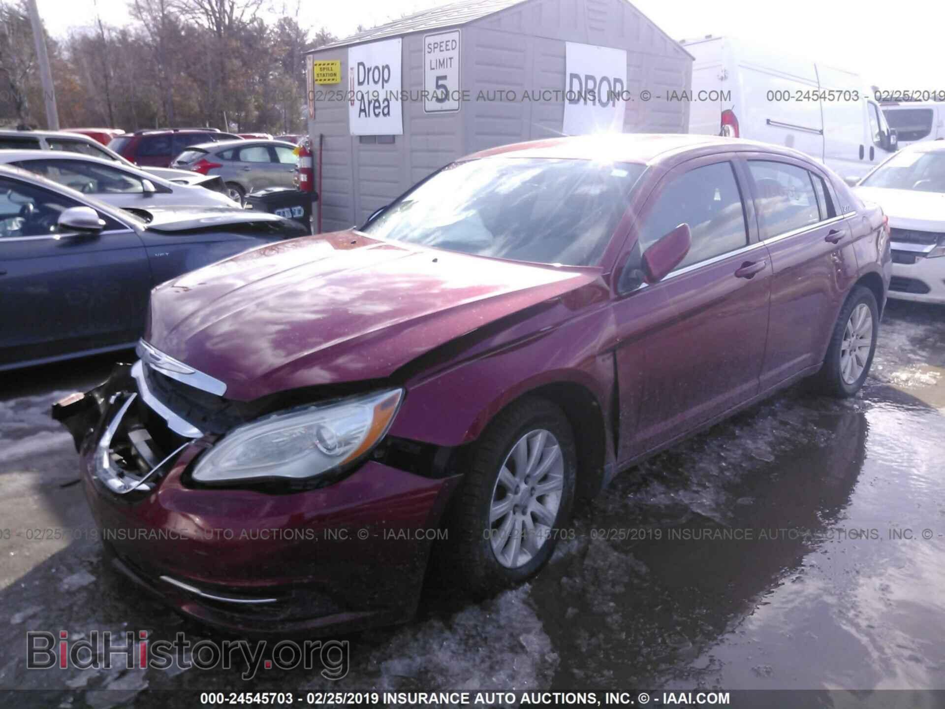 2011 CHRYSLER 200 - VIN: 1C3BC1FG5BN526841 - Фото 2