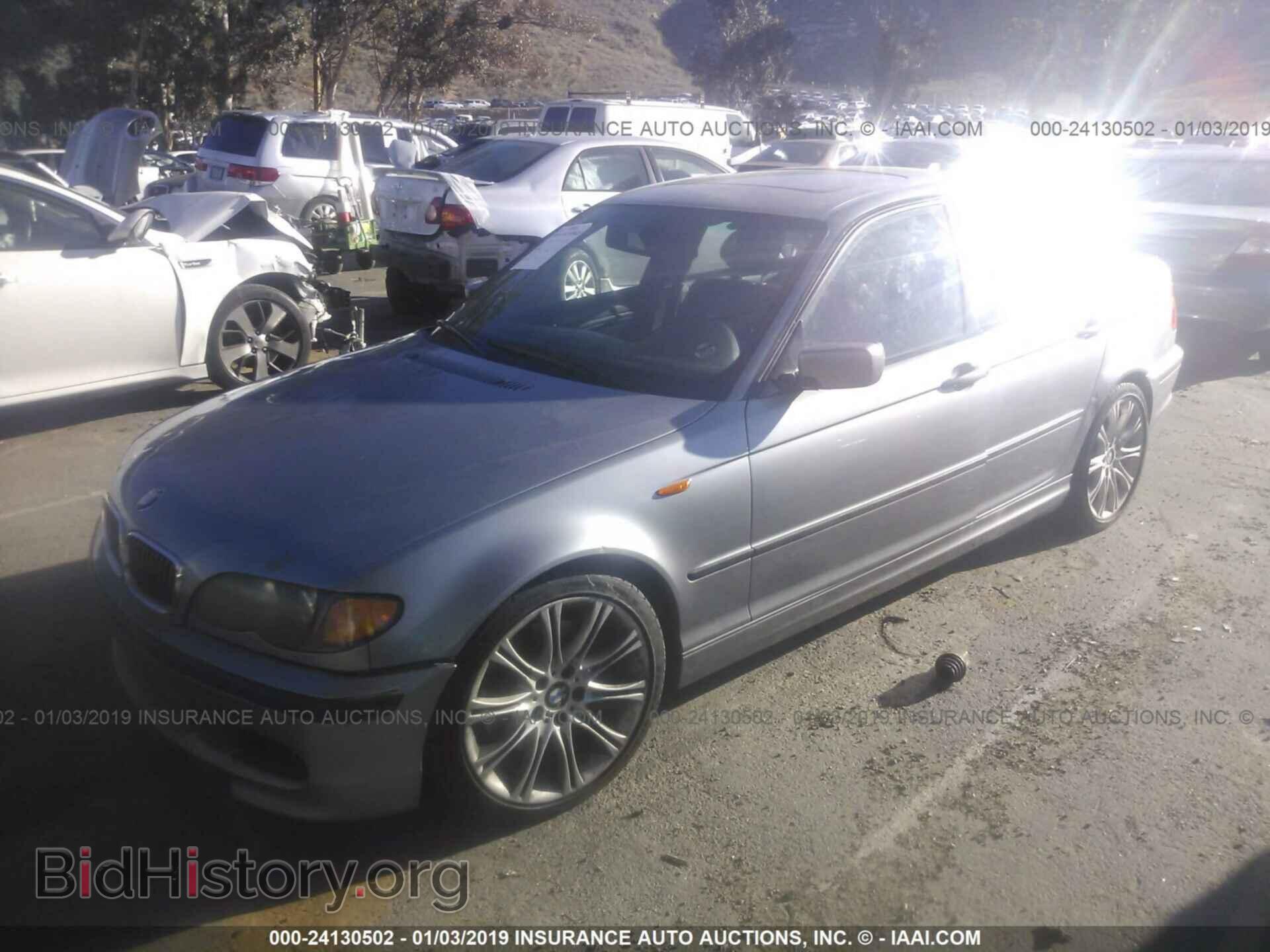 2005 BMW 330 - VIN: WBAEV53445KM41724 - Фото 2