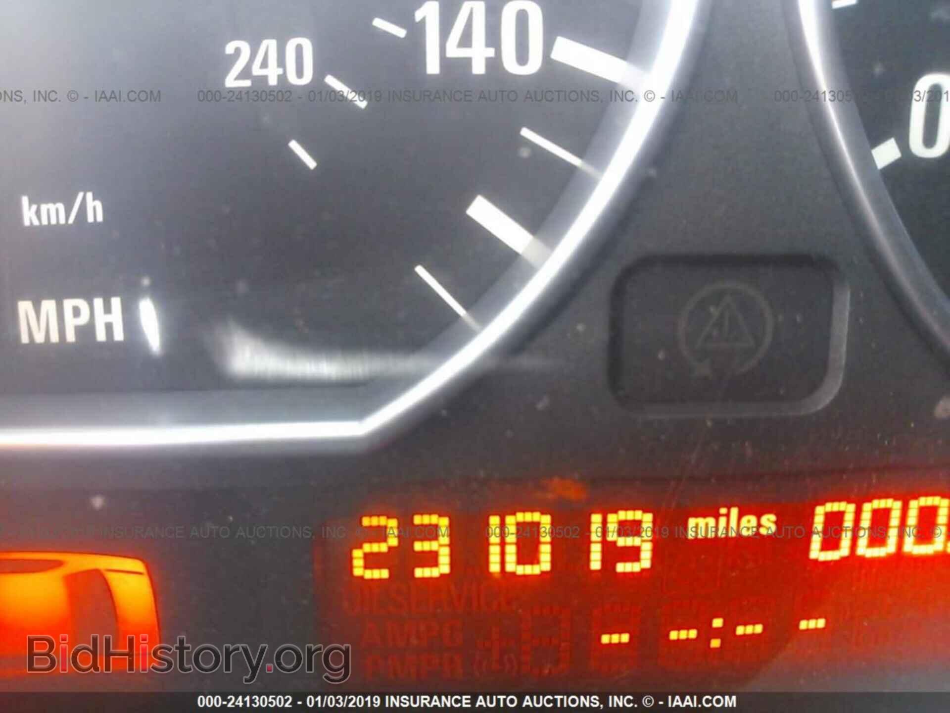 2005 BMW 330 - VIN: WBAEV53445KM41724 - Фото 7