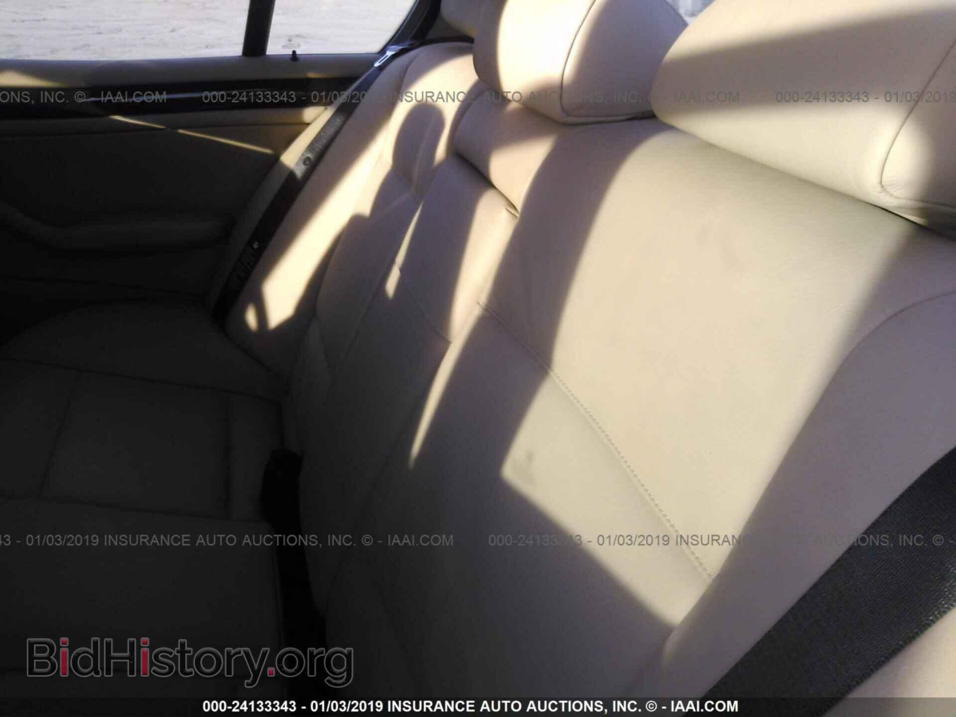 2003 BMW 330 - VIN: WBAEV53453KM29806 - Фото 8