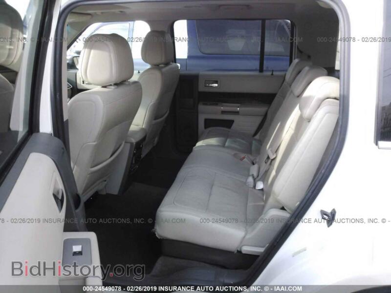 2011 Ford FLEX (VIN 2FMGK5DC5BBD17571) — photo 8 of 10