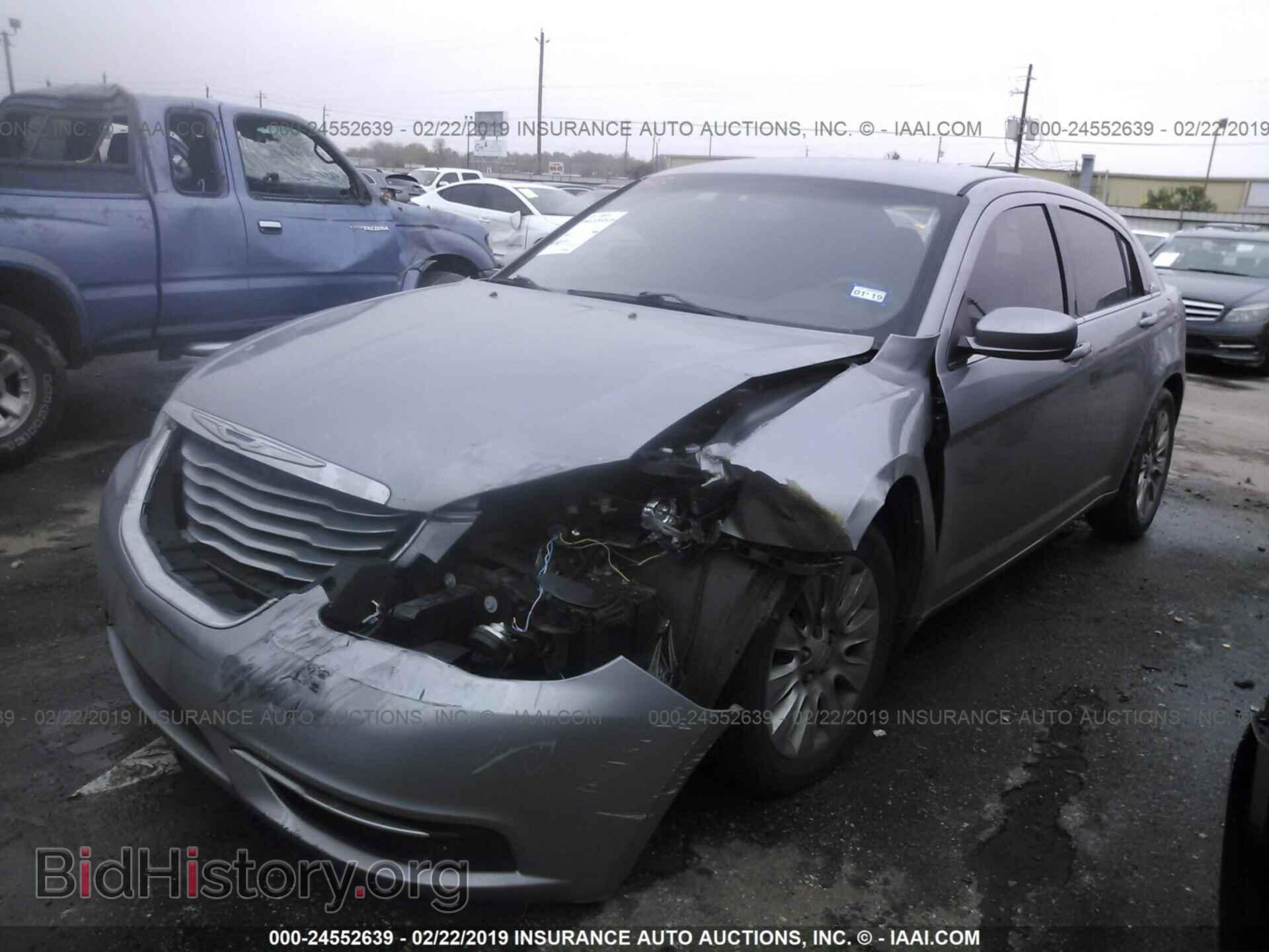 2013 CHRYSLER 200 - VIN: 1C3CCBAB7DN622558 - Фото 2
