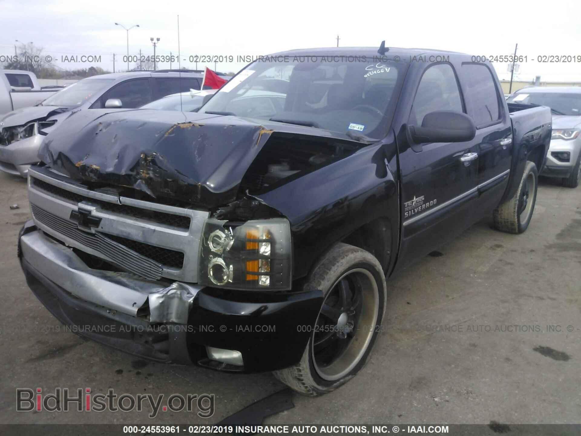 2011 CHEVROLET SILVERADO - VIN: 3GCPCSE00BG132751 - Фото 2