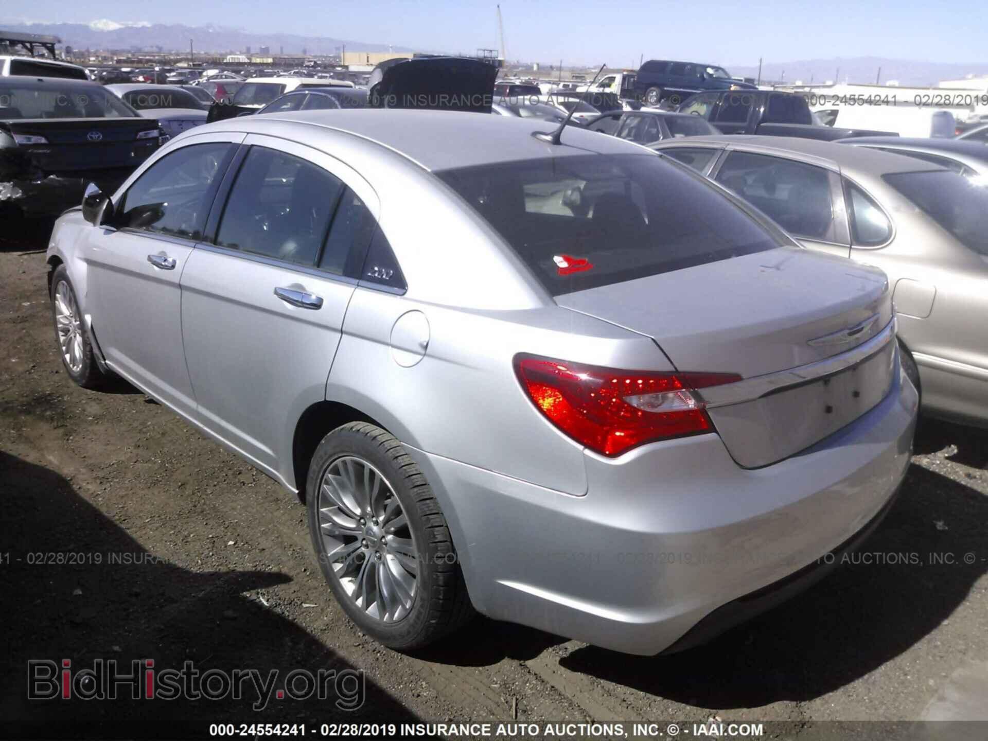 2011 CHRYSLER 200 - VIN: 1C3BC2FG7BN505236 - Фото 3