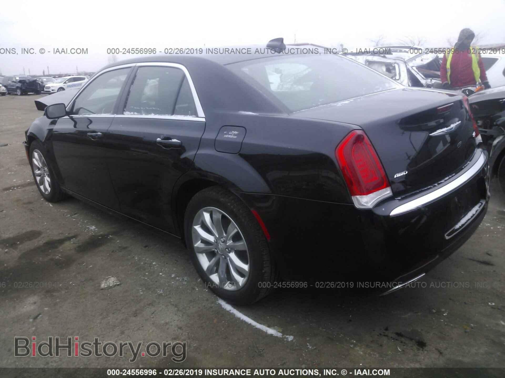 2017 CHRYSLER 300 - VIN: 2C3CCARG0HH597253 - Фото 3