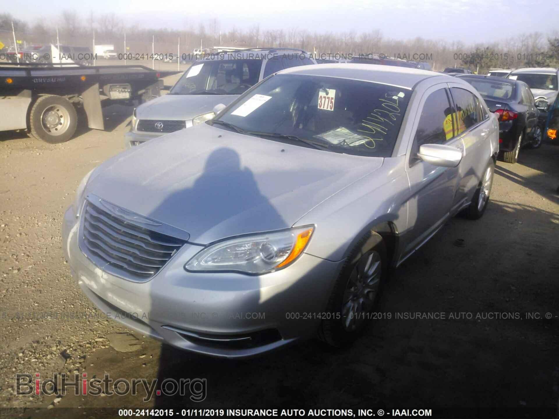 2012 CHRYSLER 200 - VIN: 1C3CCBAB1CN204348 - Фото 2