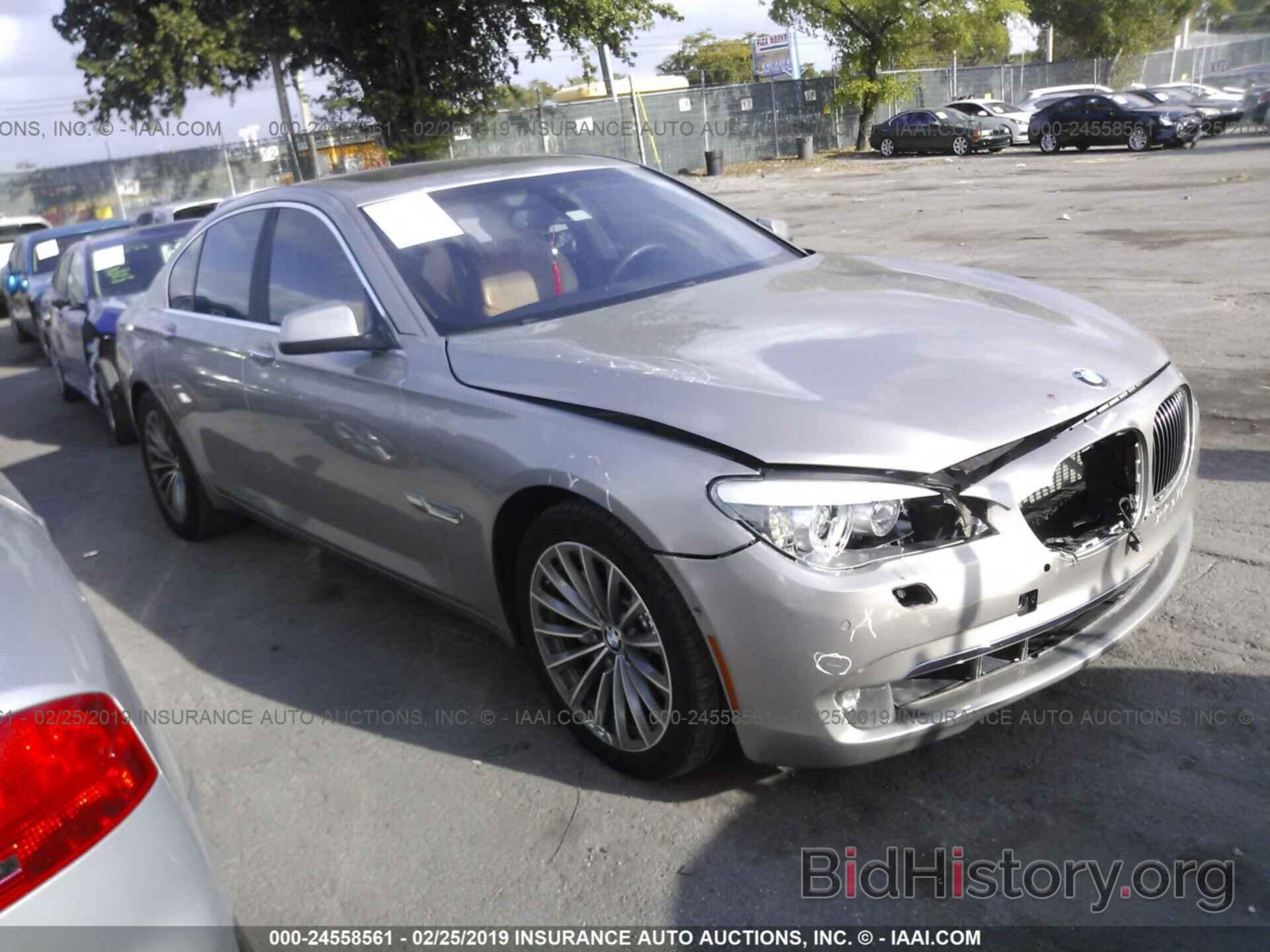 Photo WBAKA4C56BC612769 - BMW 740 2011