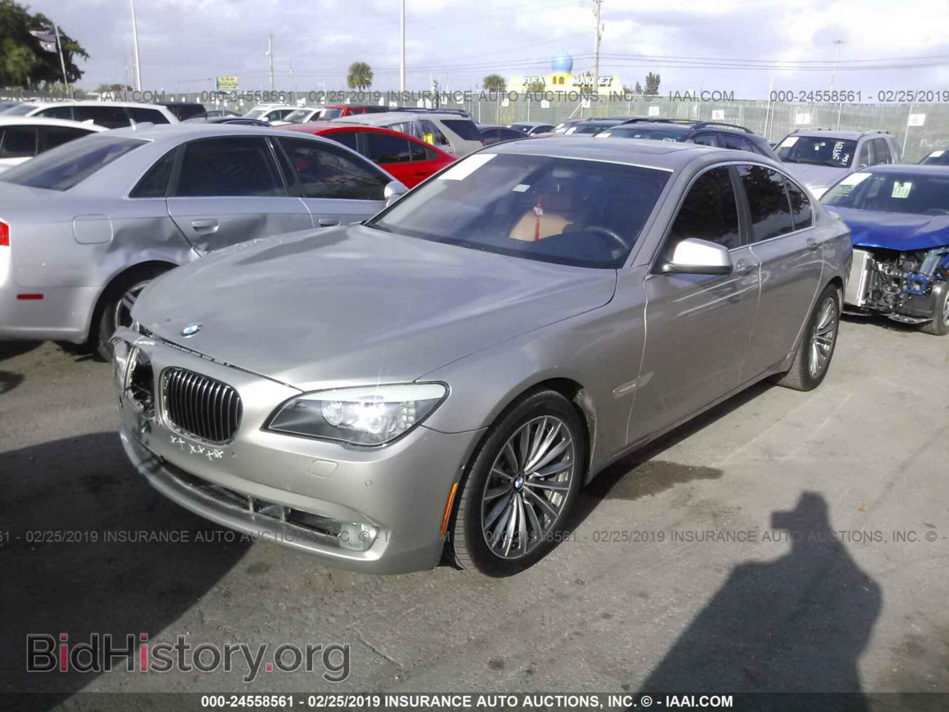 2011 BMW 740 - VIN: WBAKA4C56BC612769 - Фото 2