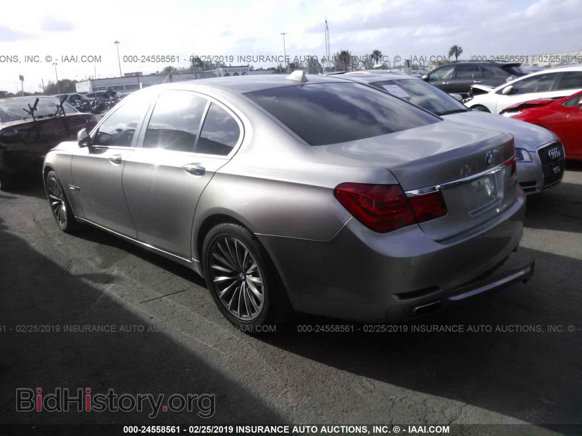 2011 BMW 740 - VIN: WBAKA4C56BC612769 - Фото 3