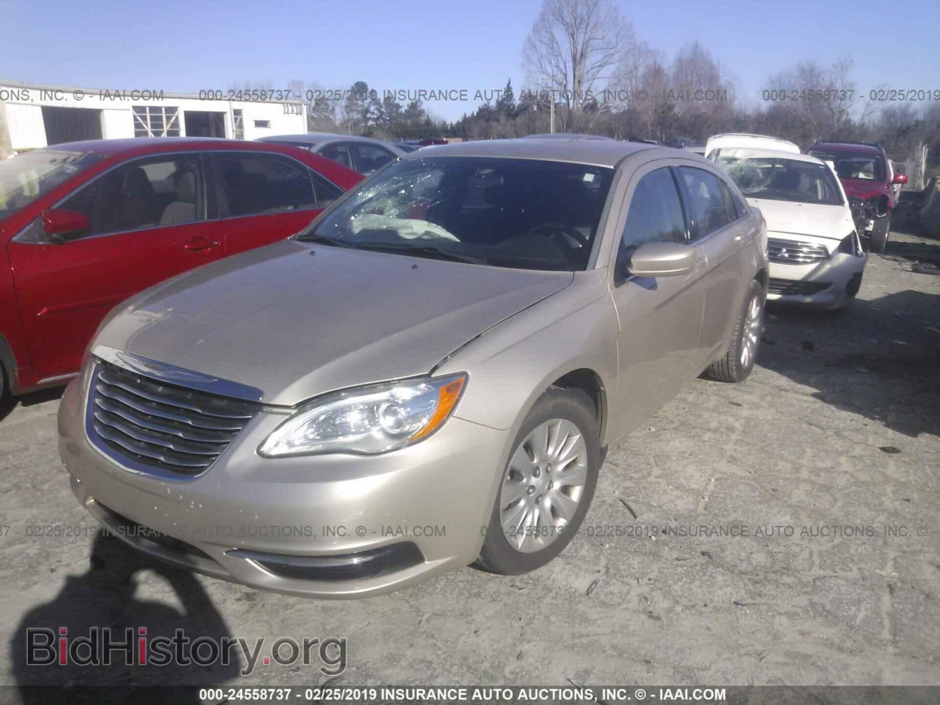 2013 CHRYSLER 200 - VIN: 1C3CCBAB2DN735043 - Фото 2