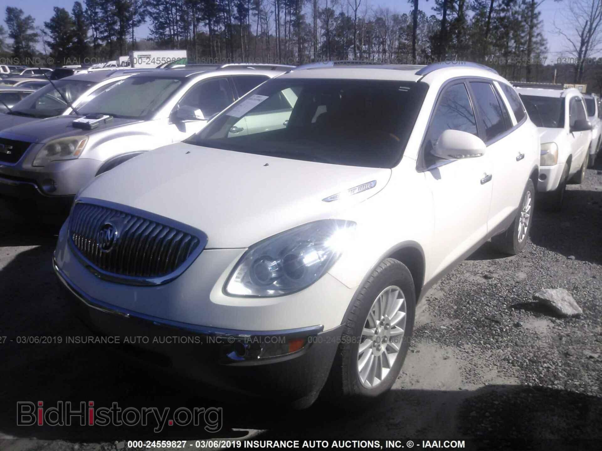 2011 BUICK ENCLAVE - VIN: 5GAKRBED8BJ226842 - Фото 2