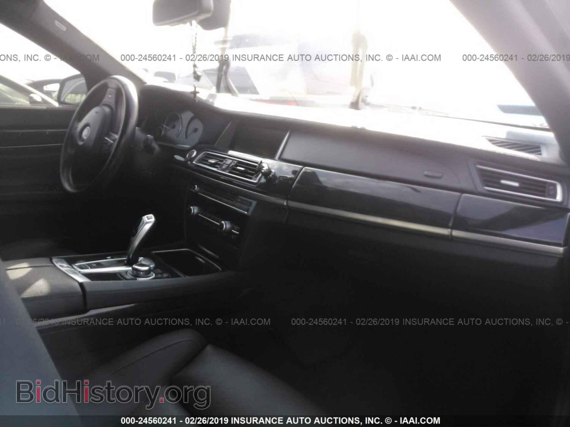 2013 BMW 740 - VIN: WBAYE4C50DDW22676 - Фото 5