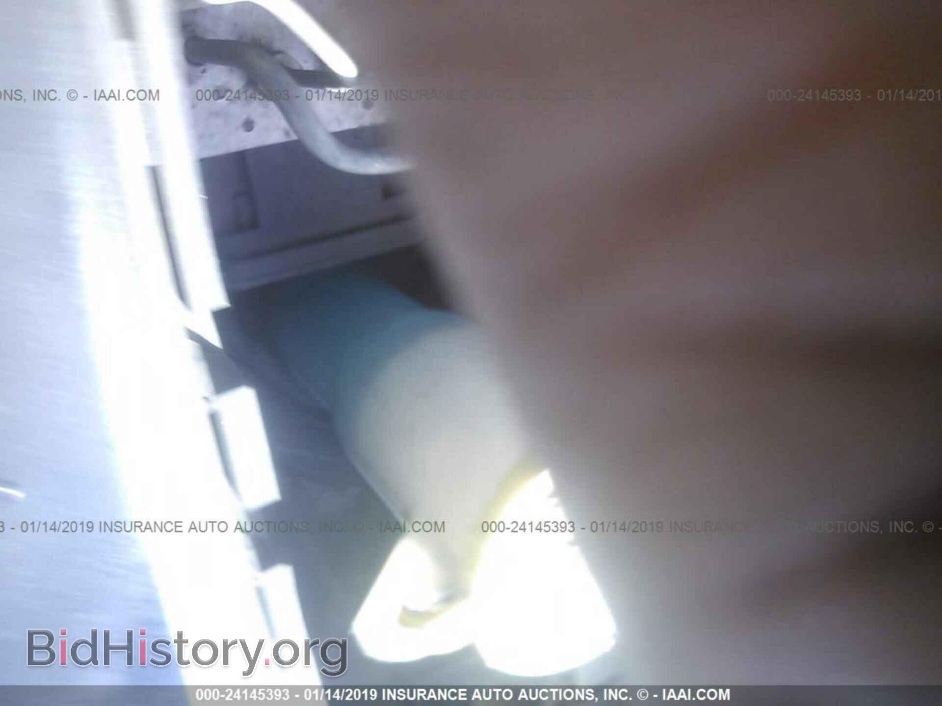 2009 CHRYSLER 300C - VIN: 2C3KA63T69H552775 - Фото 7