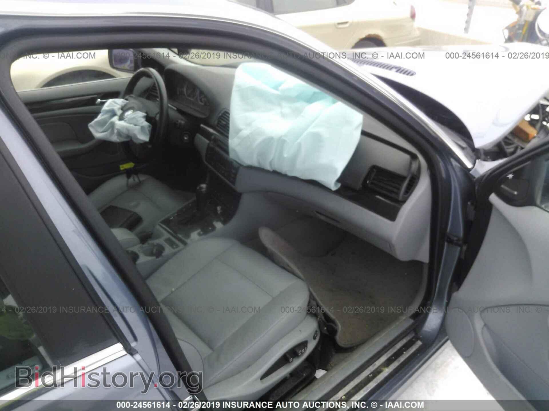 2003 BMW 330 - VIN: WBAEW53413PG23199 - Photo 5