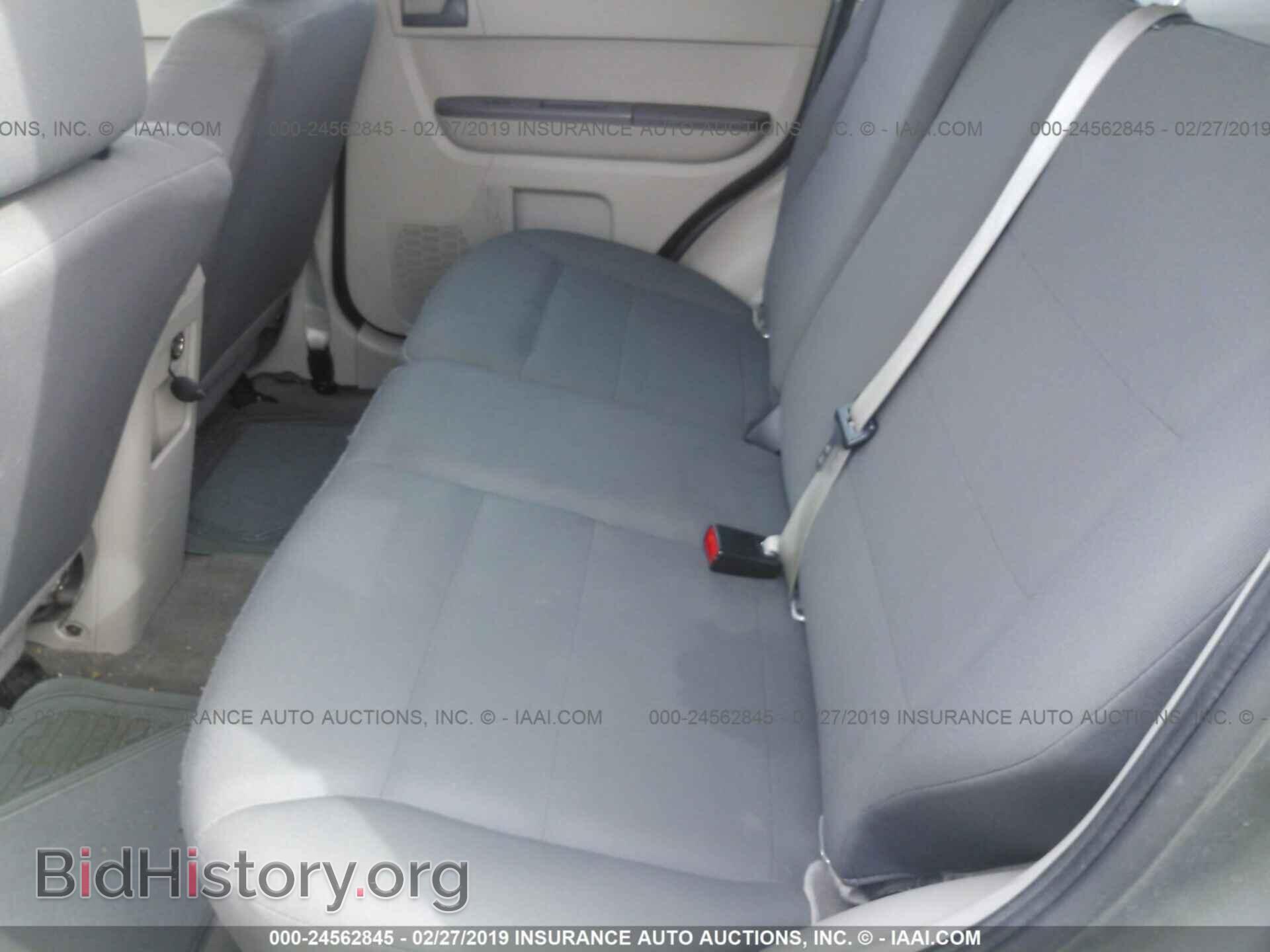 2011 FORD ESCAPE - VIN: 1FMCU0C74BKC18276 - Photo 8