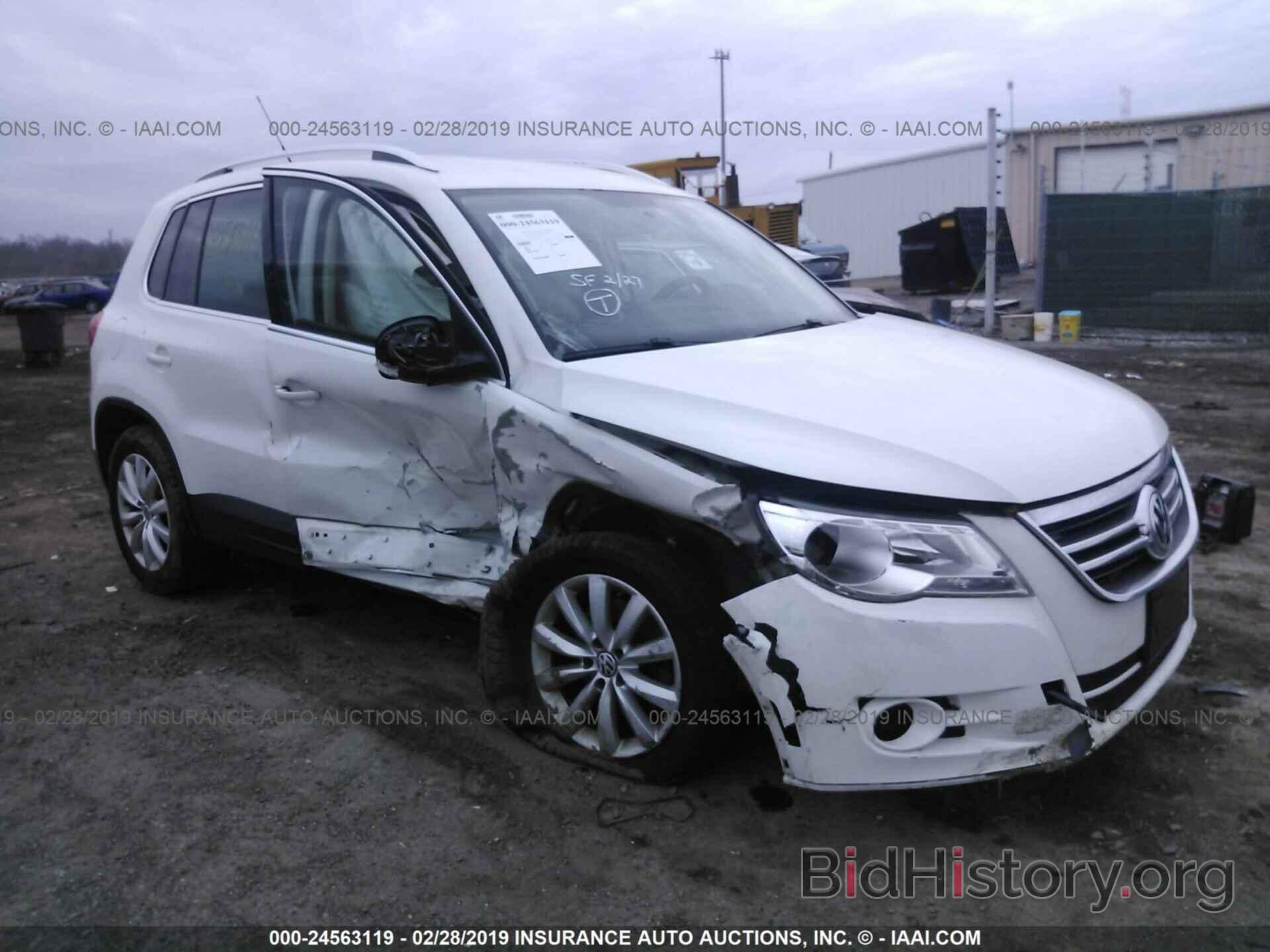 Photo WVGBV7AX4BW560565 - VOLKSWAGEN TIGUAN 2011