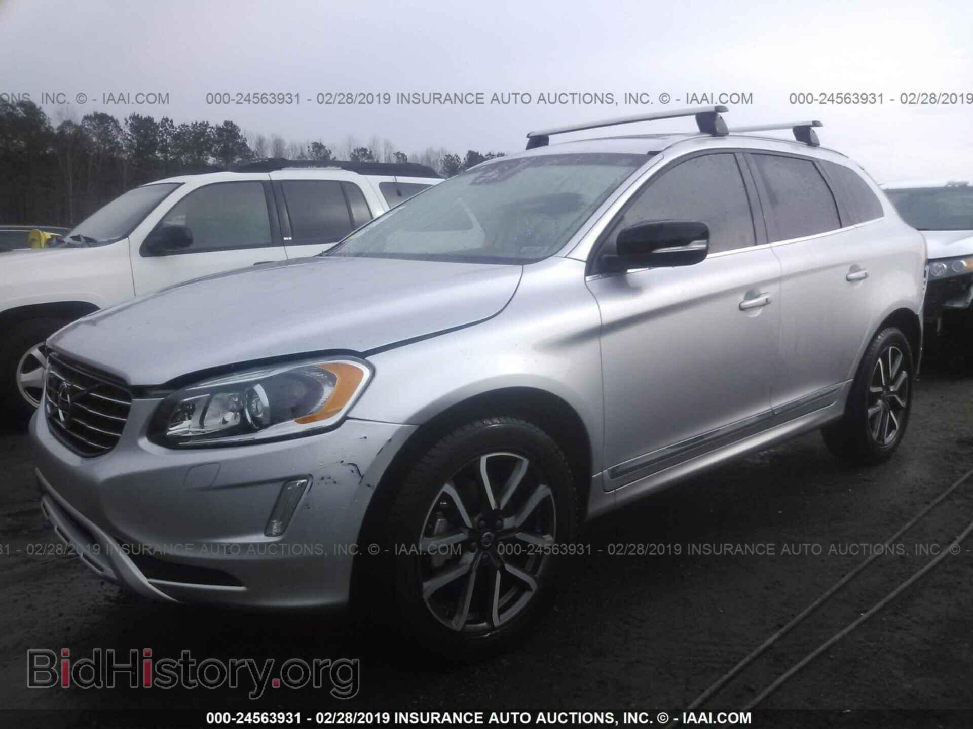 2017 VOLVO XC60 - VIN: YV449MRR3H2207785 - Фото 2