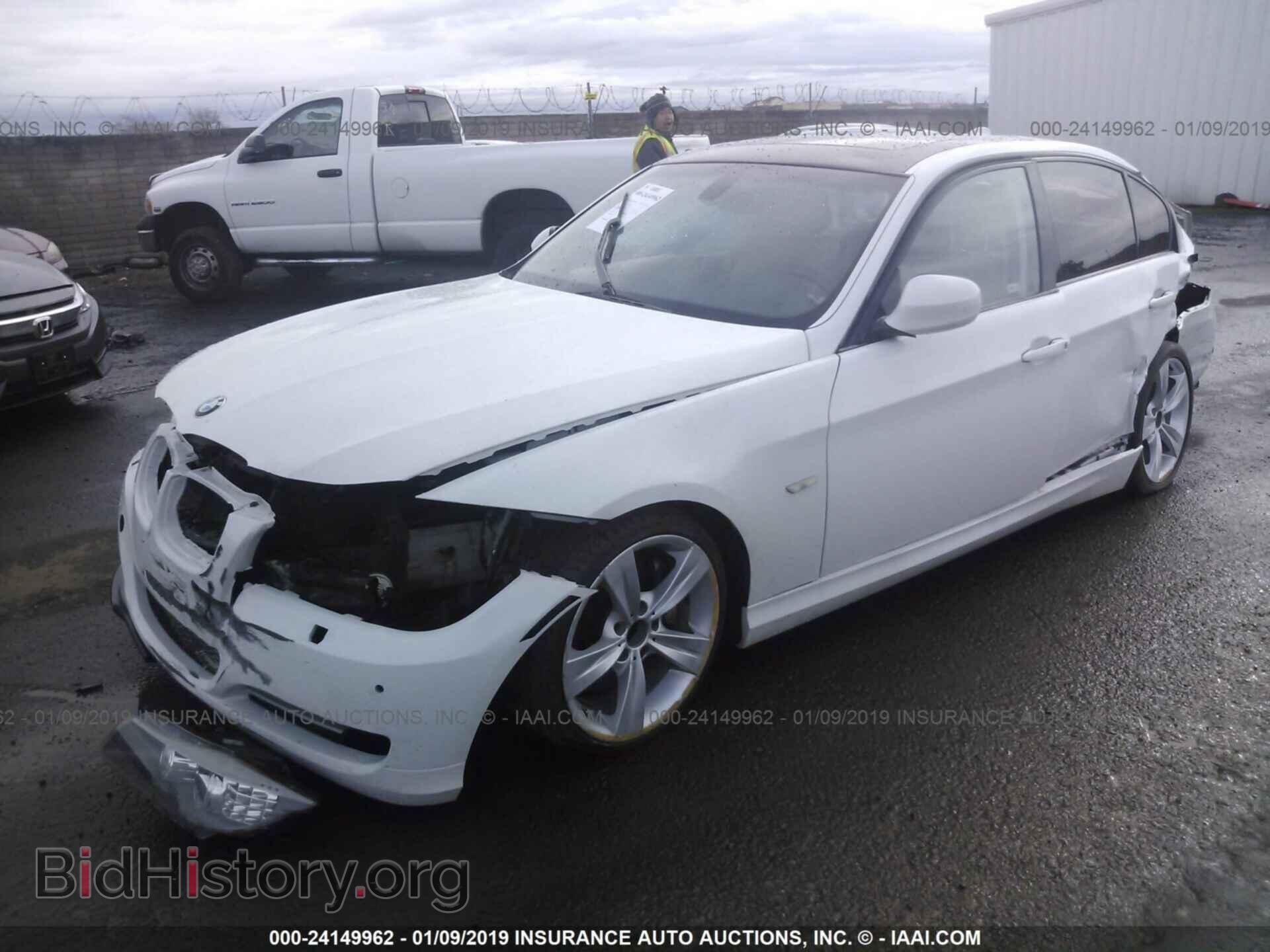 2009 BMW 335 - VIN: WBAPM73509A366872 - Фото 2