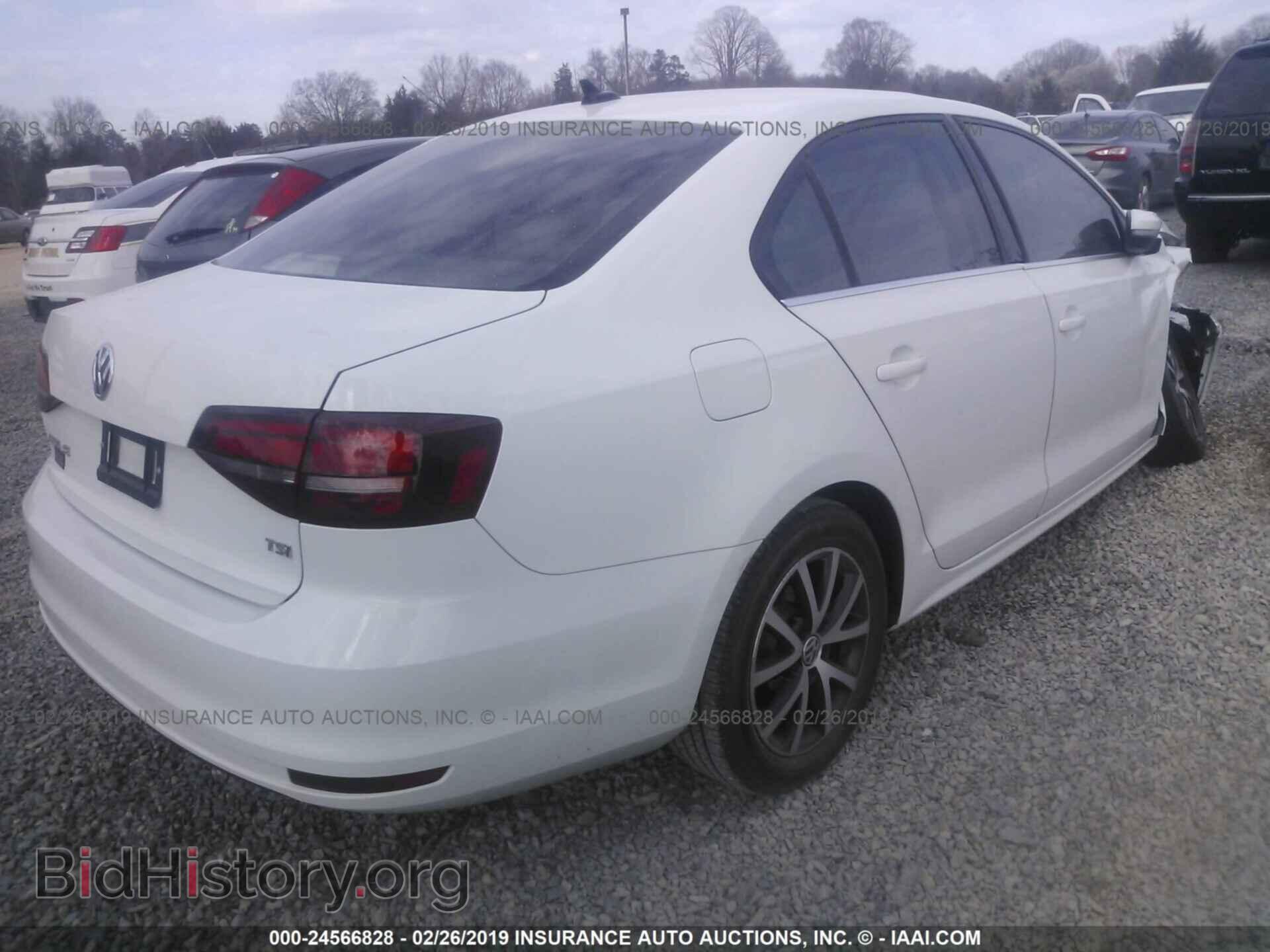 2017 VOLKSWAGEN JETTA - VIN: 3VWDB7AJ3HM335903 - Photo 4
