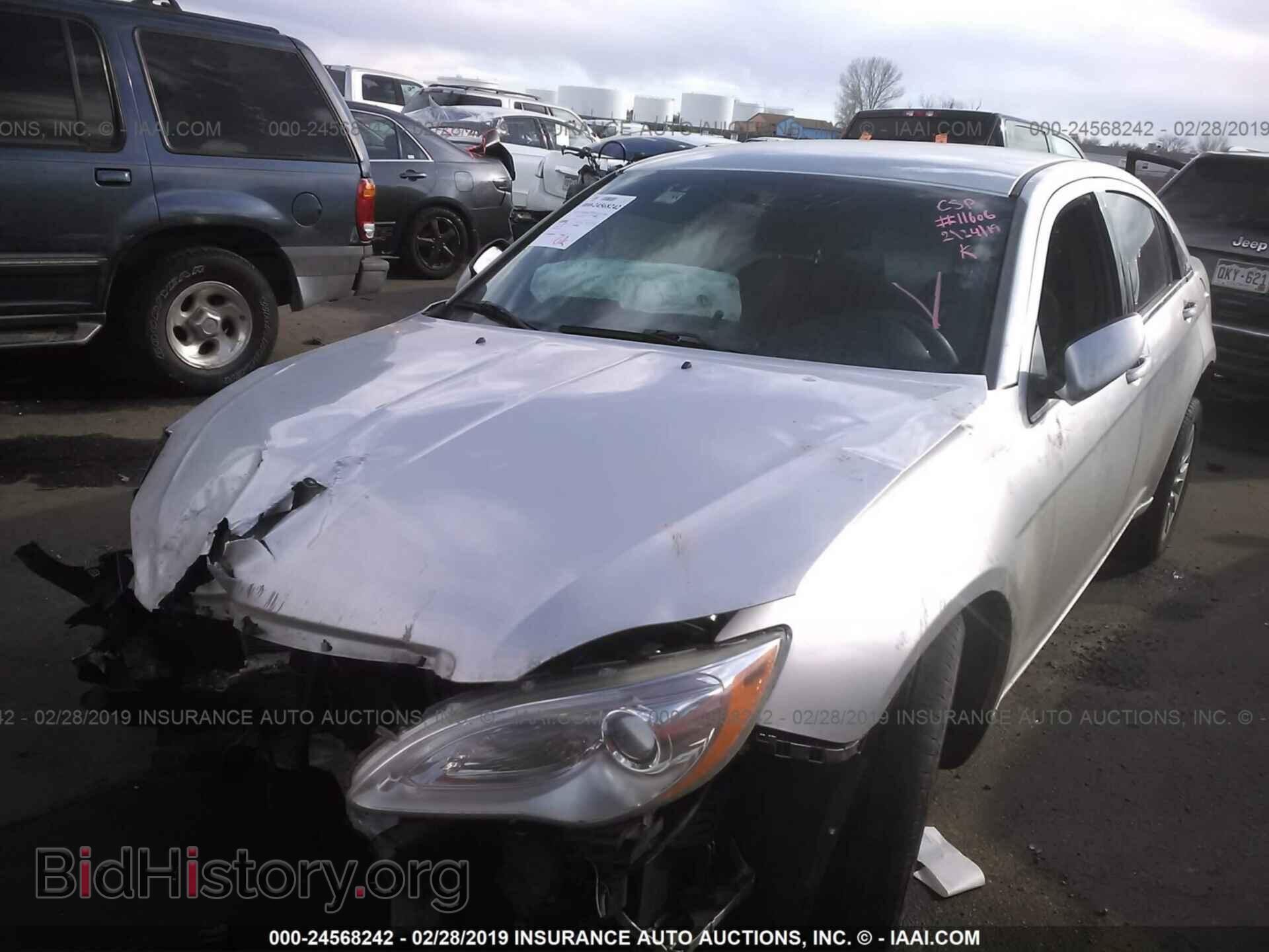 2012 CHRYSLER 200 - VIN: 1C3CCBAB8CN282464 - Фото 2