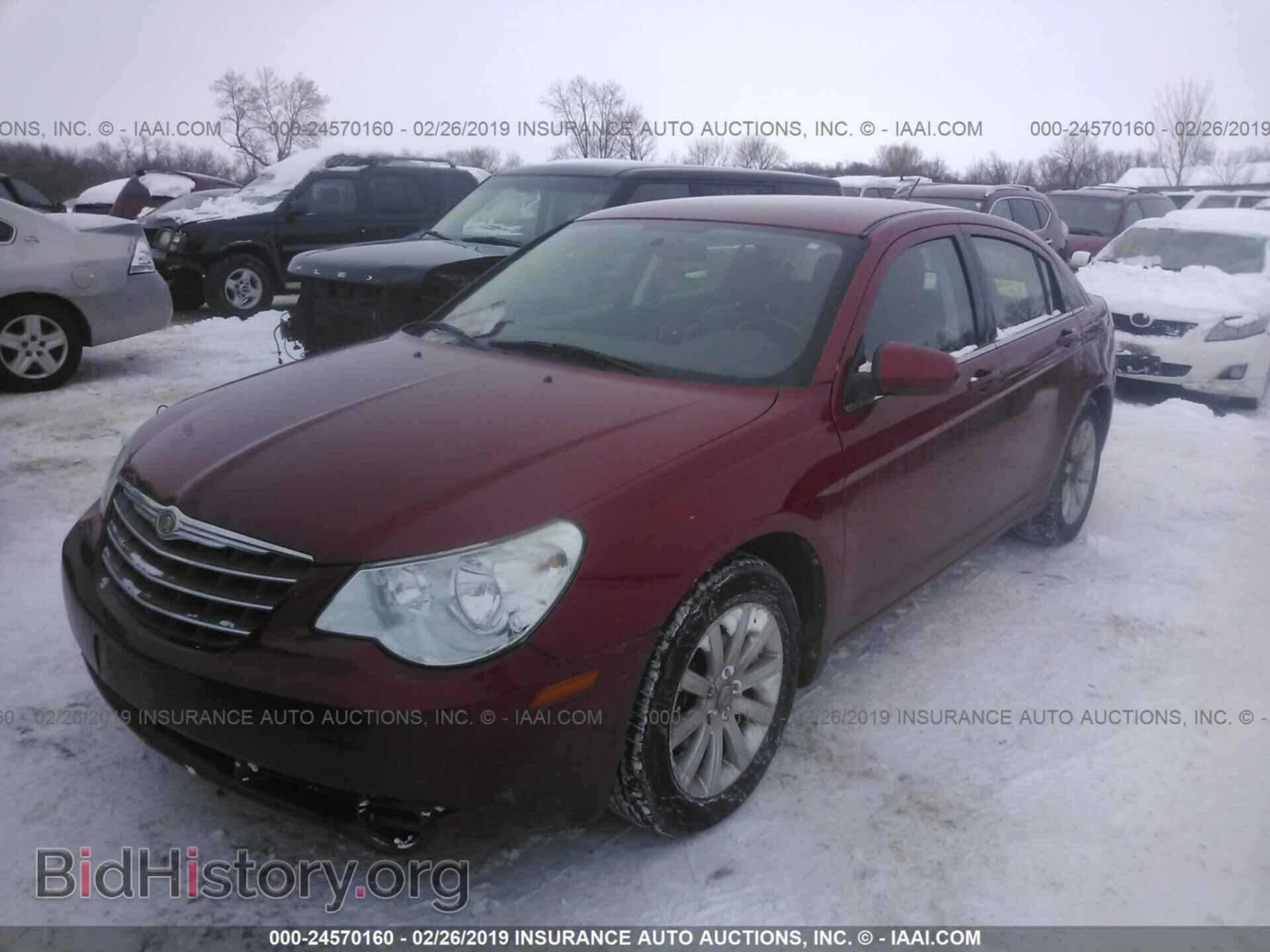2010 CHRYSLER SEBRING - VIN: 1C3CC5FB2AN192900 - Фото 2