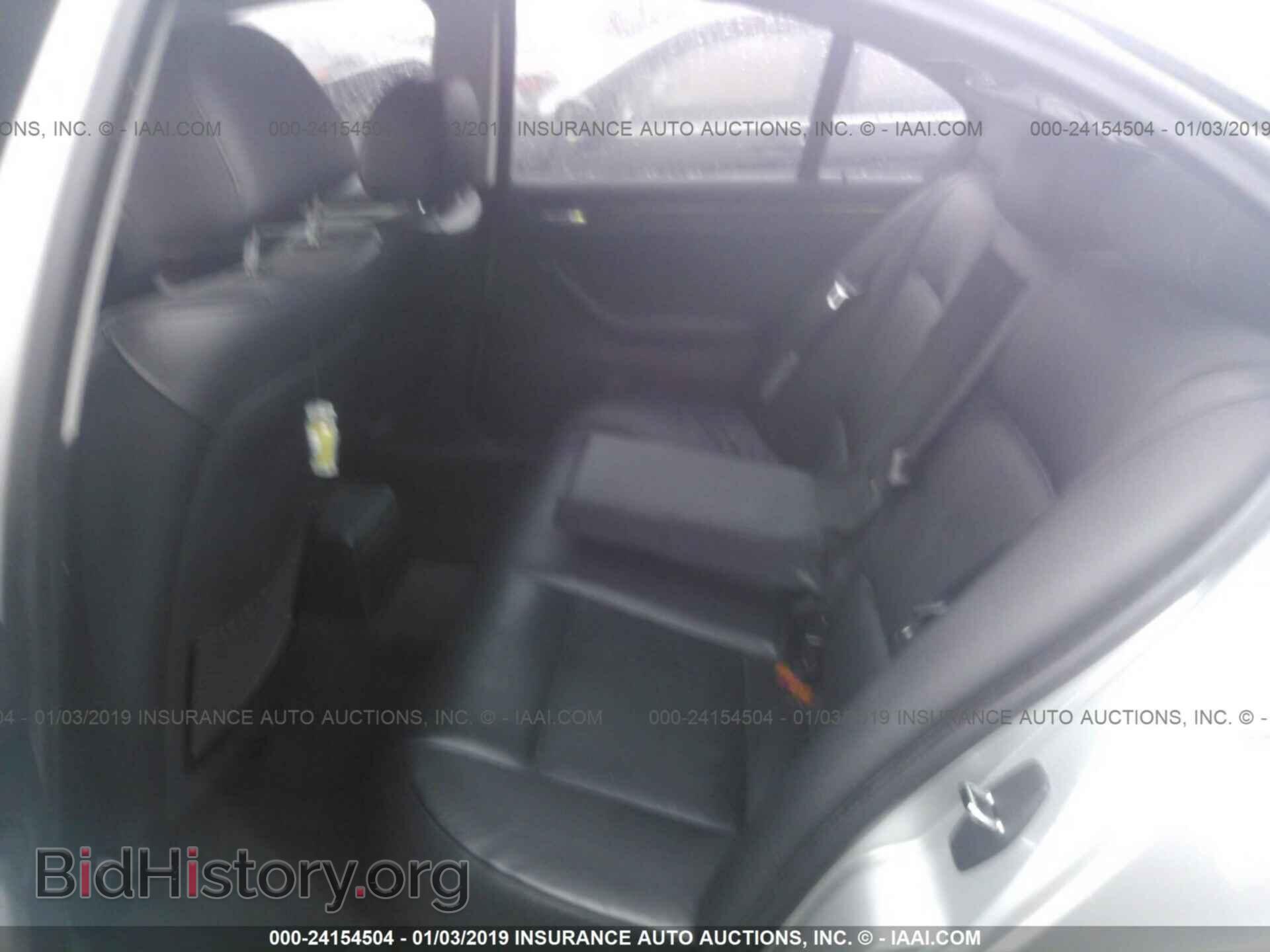 2003 BMW 330 - VIN: WBAEV53473KM32853 - Фото 8