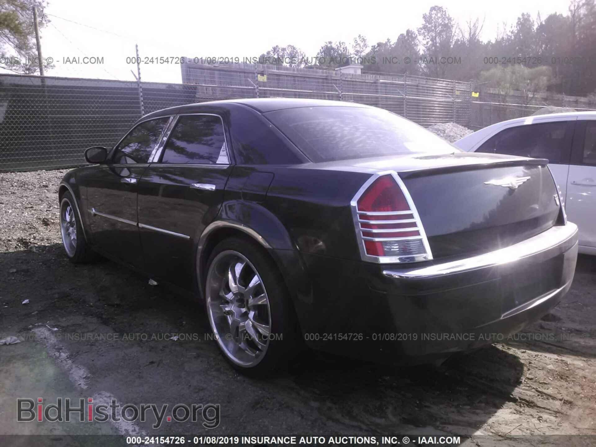 2006 CHRYSLER 300C - VIN: 2C3KA63H06H449228 - Фото 3