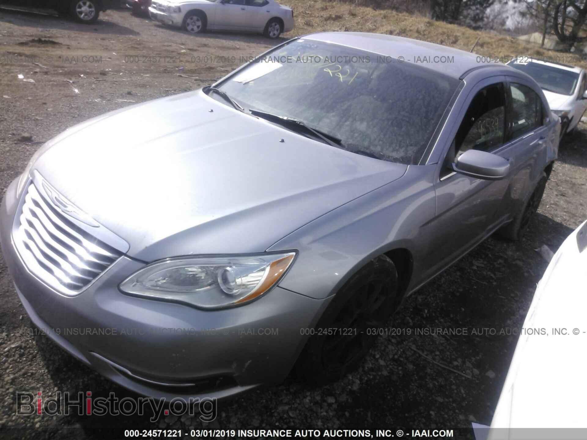 2013 CHRYSLER 200 - VIN: 1C3CCBAG7DN723904 - Фото 2