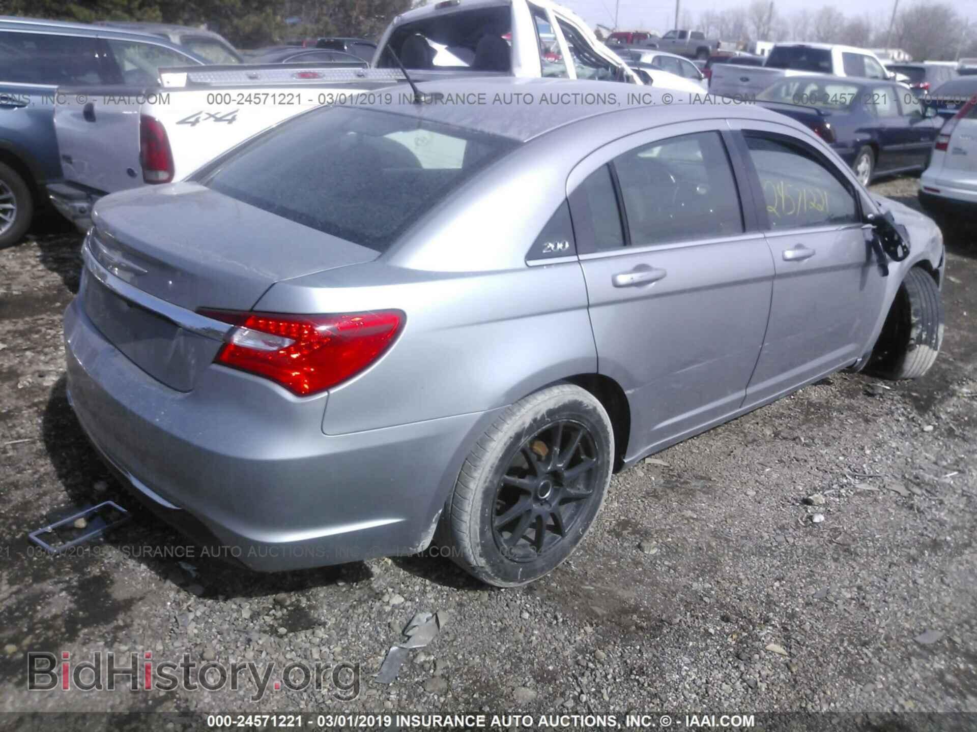 2013 CHRYSLER 200 - VIN: 1C3CCBAG7DN723904 - Фото 4