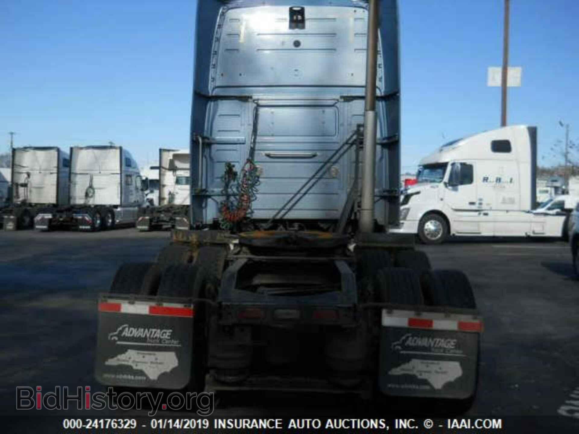 2011 VOLVO VNL - VIN: 4V4NC9EH8BN298842 - Фото 5