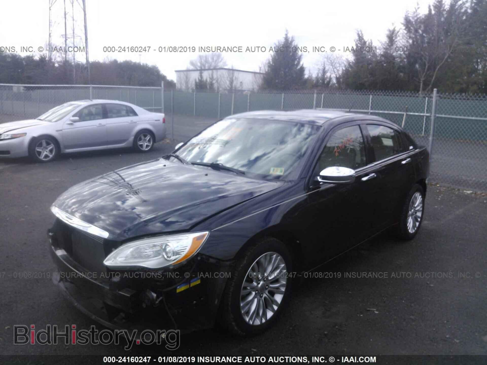 2011 CHRYSLER 200 - VIN: 1C3BC2FG4BN581450 - Photo 2