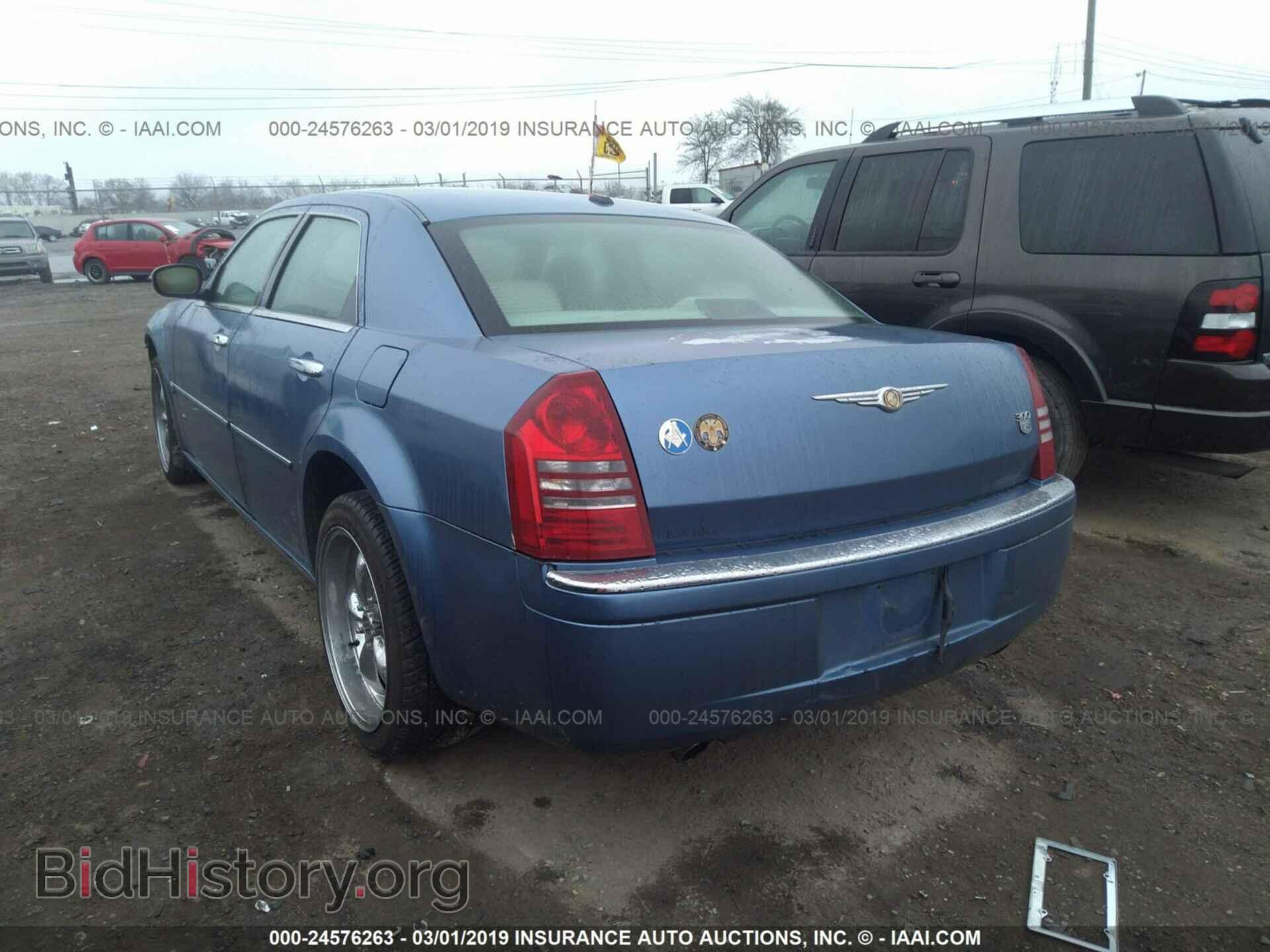 2007 CHRYSLER 300C - VIN: 2C3KA63H77H675901 - Фото 3