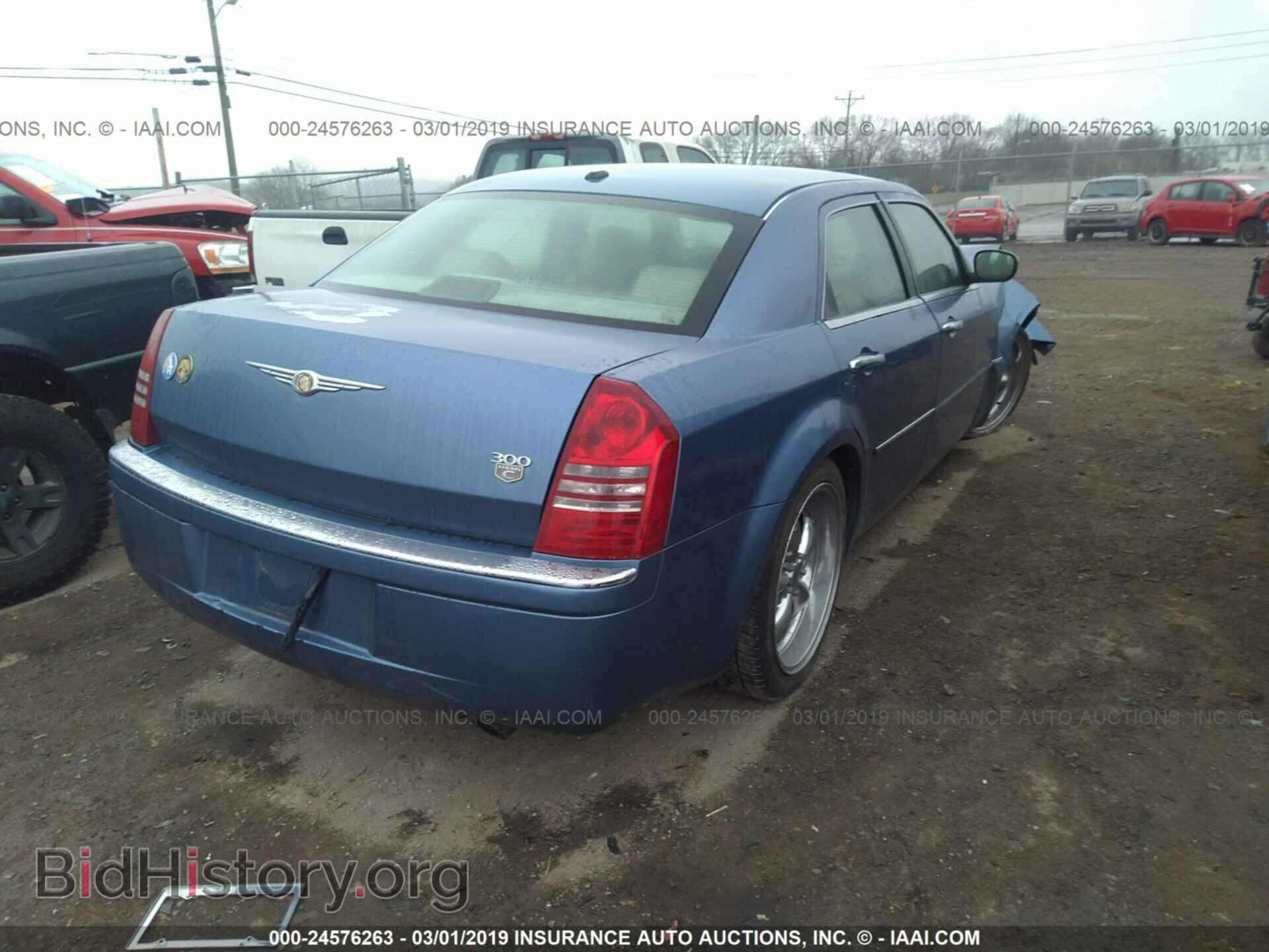 2007 CHRYSLER 300C - VIN: 2C3KA63H77H675901 - Фото 4