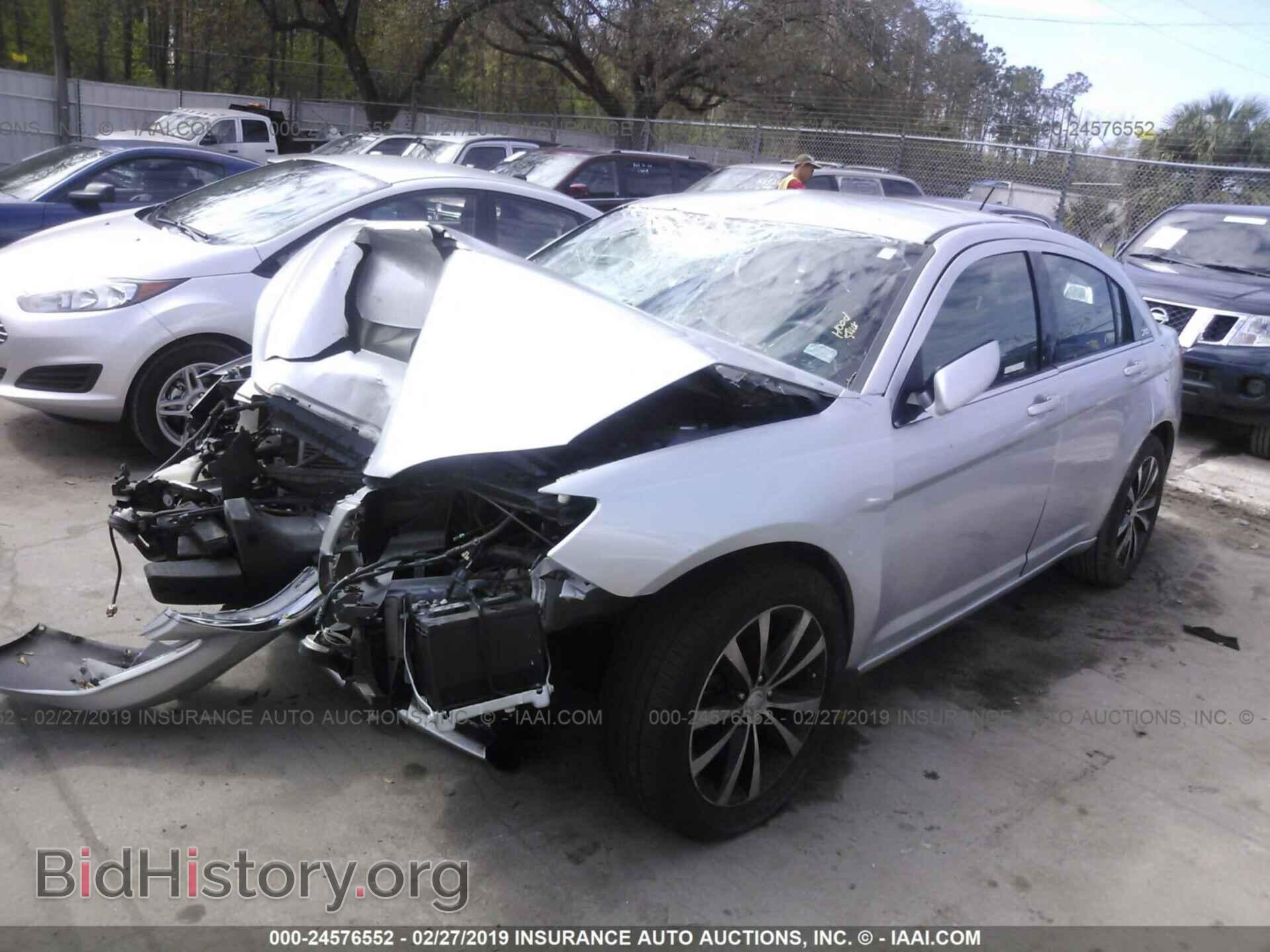 2012 CHRYSLER 200 - VIN: 1C3CCBBG5CN261176 - Фото 2