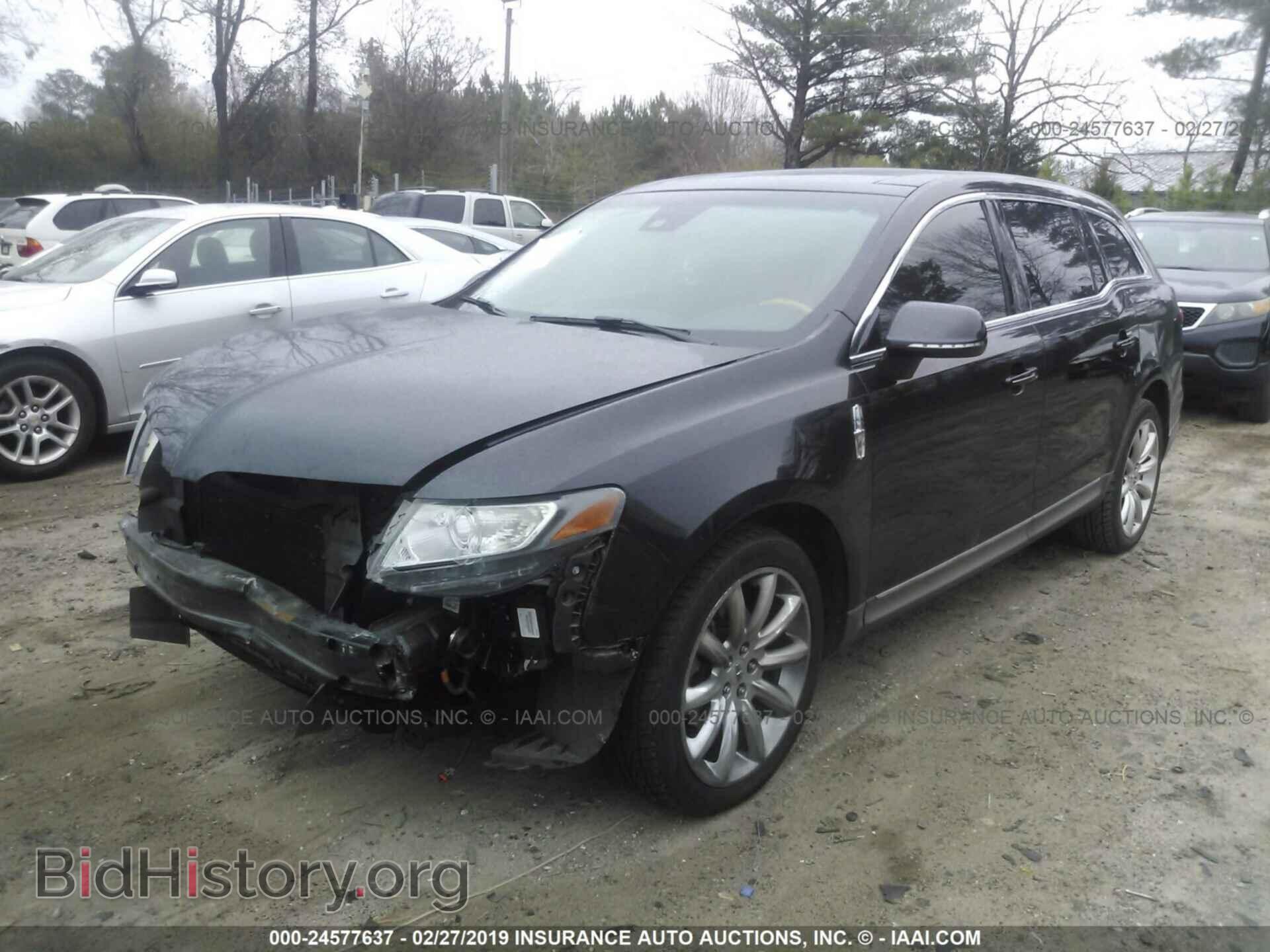 2010 LINCOLN MKT - VIN: 2LMHJ5FR2ABJ03214 - Photo 2