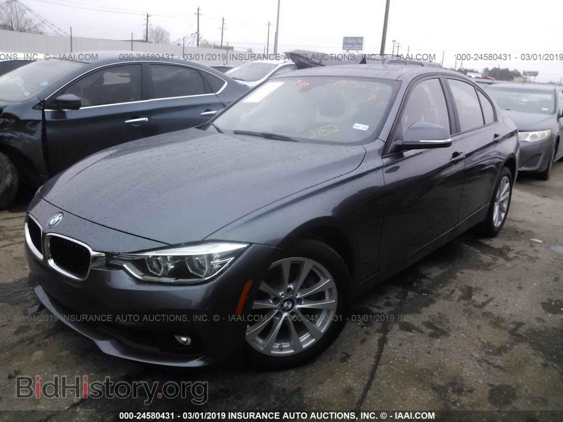 2018 BMW 320 - VIN: WBA8E1G57JNU92152 - Фото 2