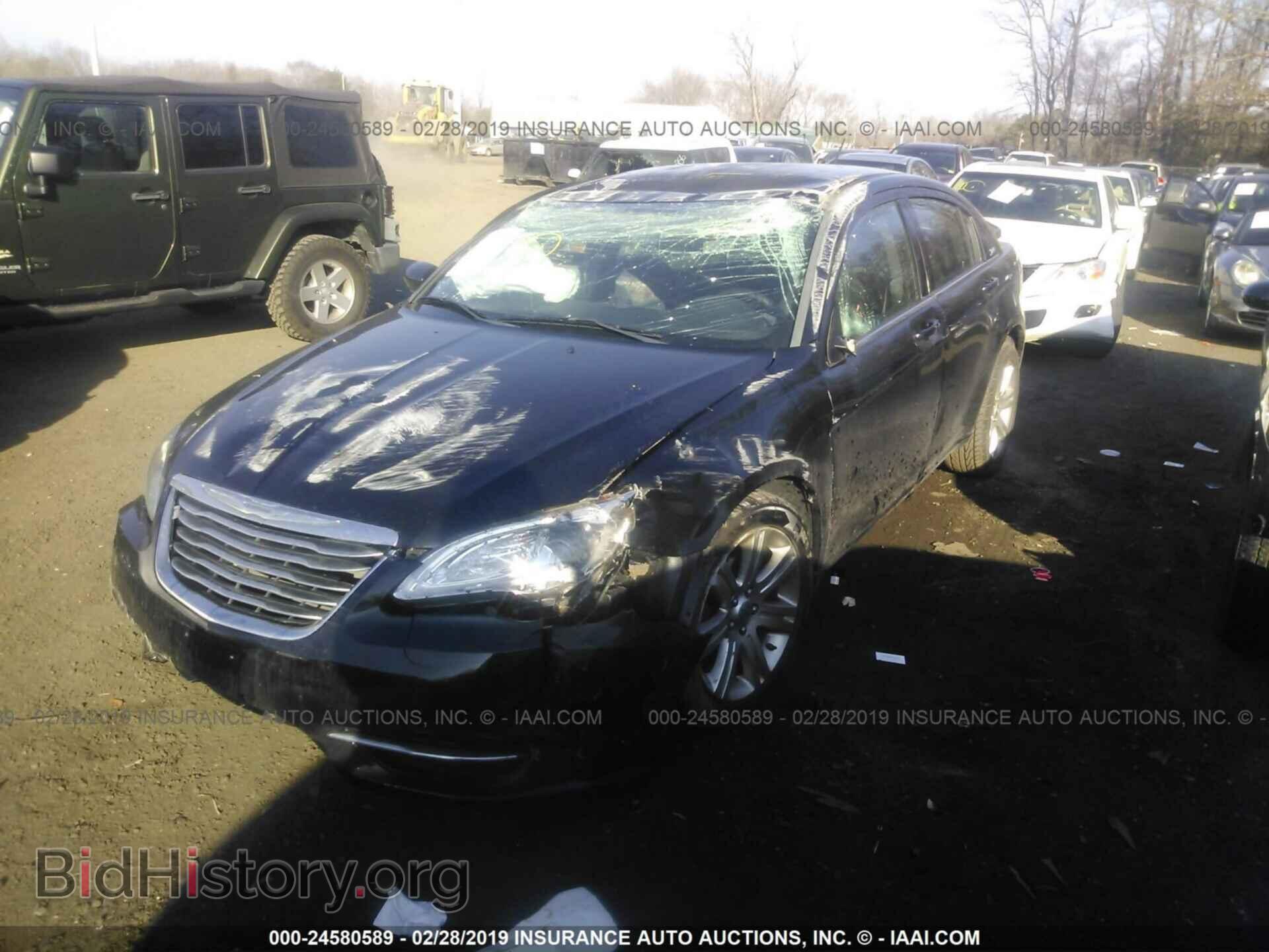 2013 CHRYSLER 200 - VIN: 1C3CCBAB2DN761836 - Фото 2