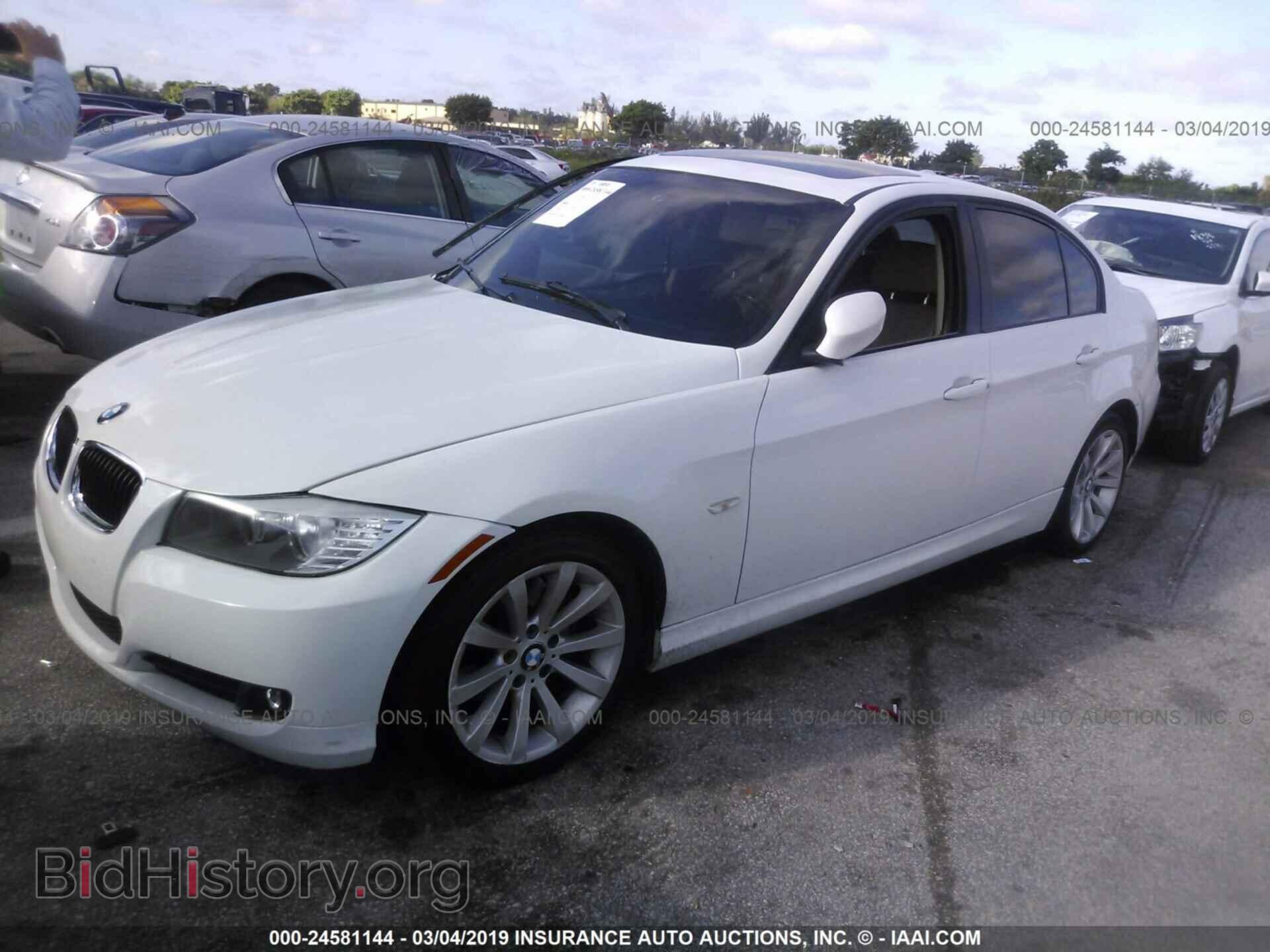 2011 BMW 328 - VIN: WBAPH5C51BA442873 - Фото 2