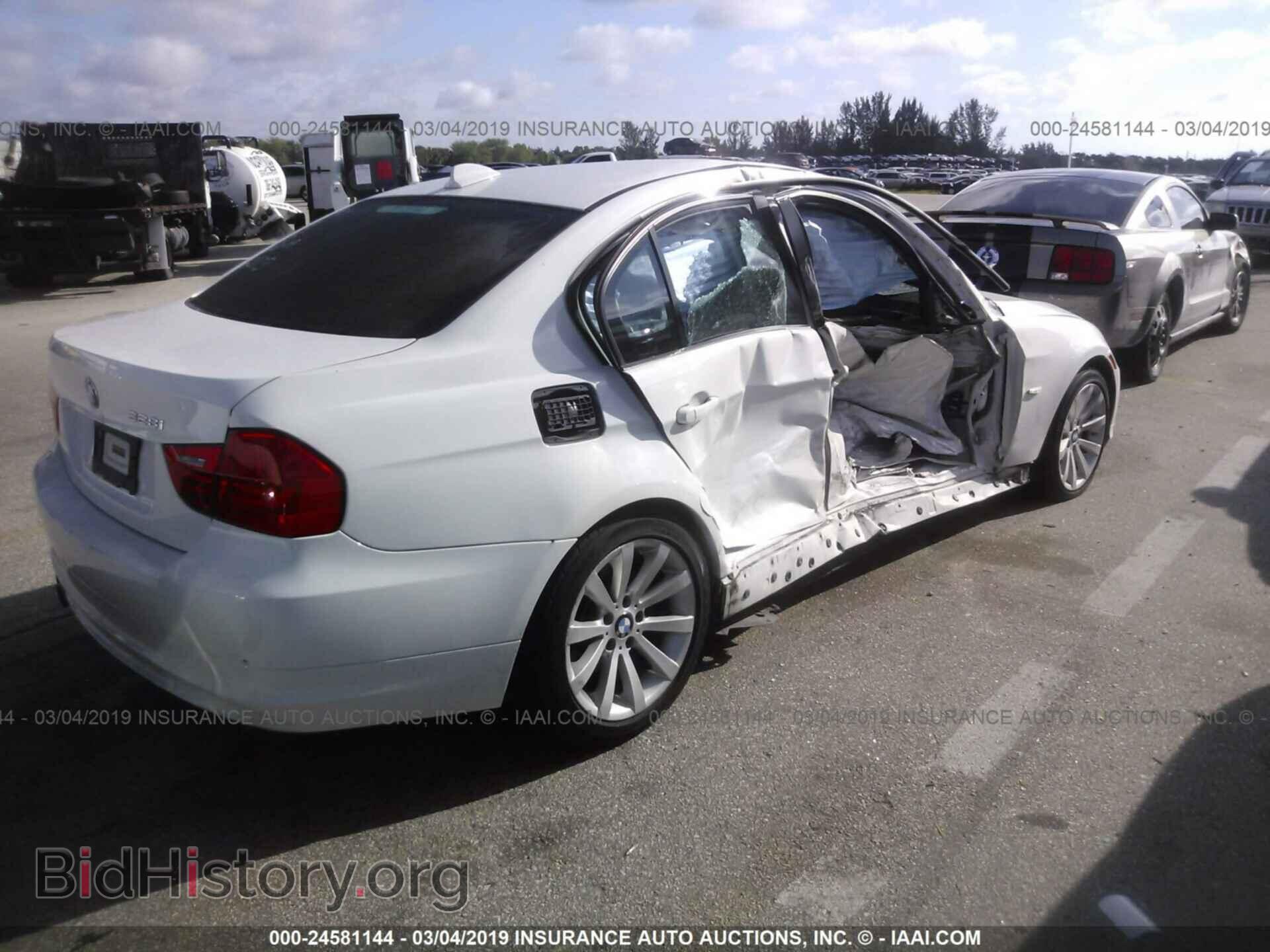 2011 BMW 328 - VIN: WBAPH5C51BA442873 - Фото 4