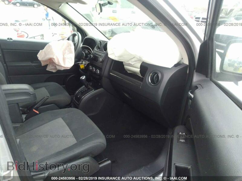 2012 Jeep COMPASS (VIN 1C4NJDBB8CD562444) — photo 5 of 10