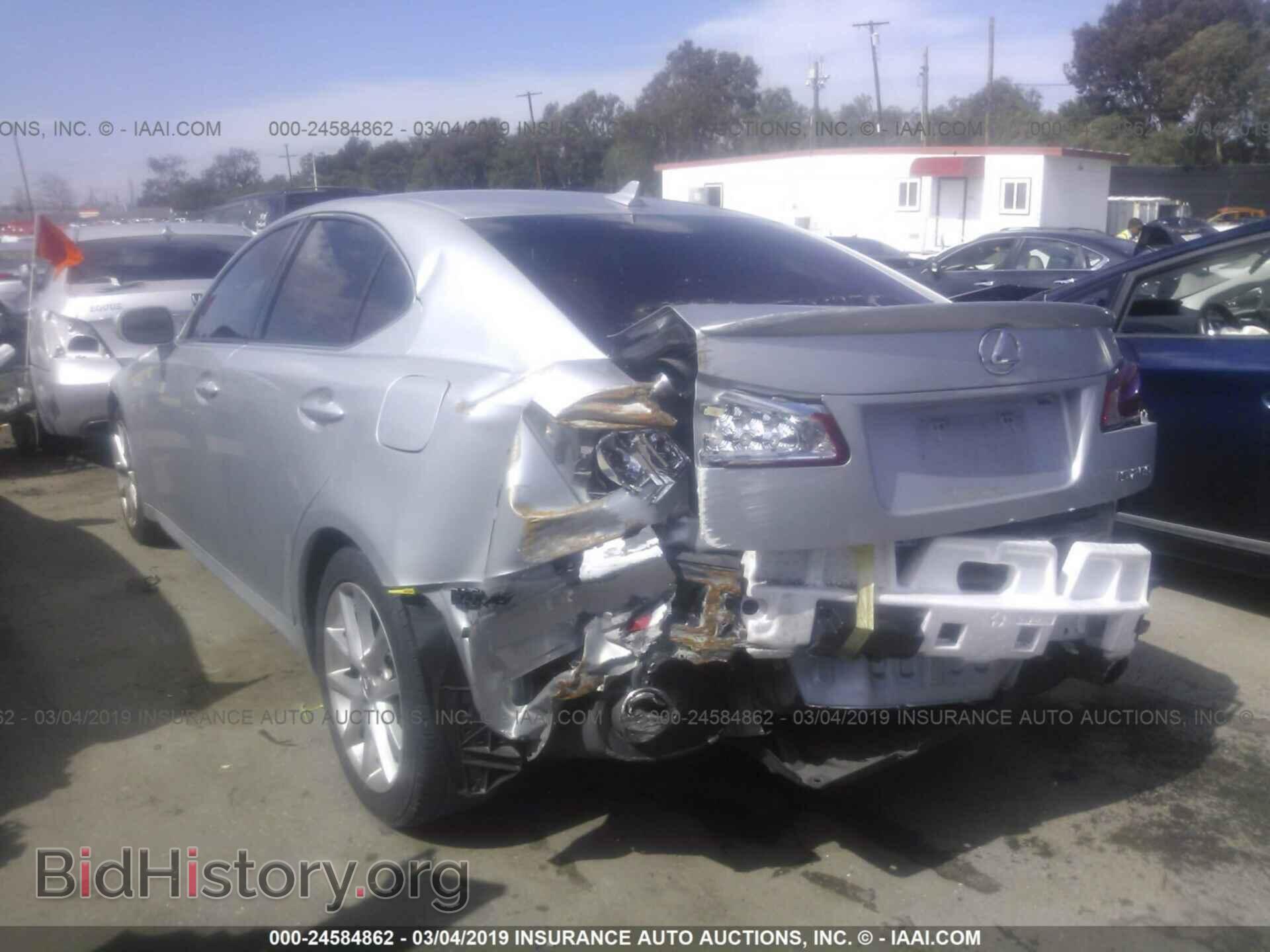 2011 LEXUS IS - VIN: JTHBF5C25B5134590 - Photo 3