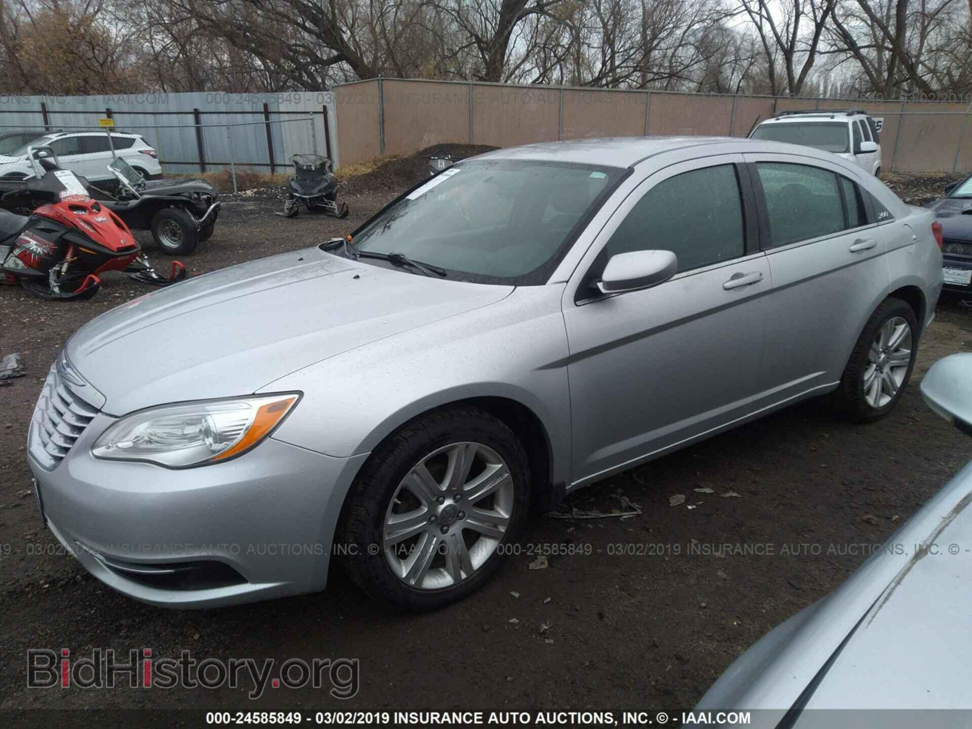 2012 CHRYSLER 200 - VIN: 1C3CCBAB7CN318449 - Фото 2