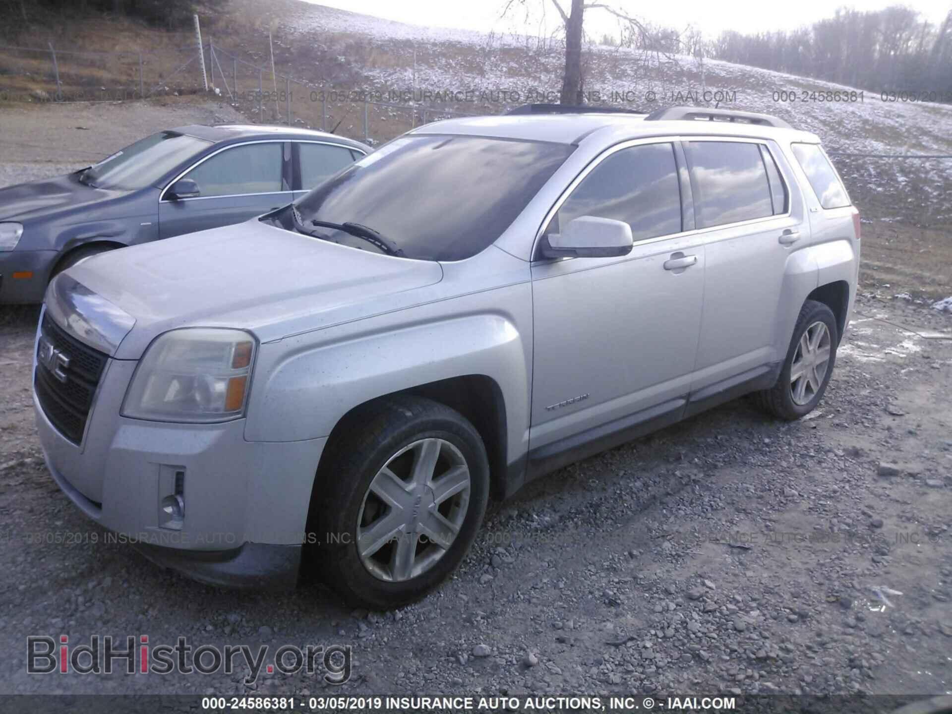 2011 GMC TERRAIN - VIN: 2CTALUEC1B6215097 - Photo 2