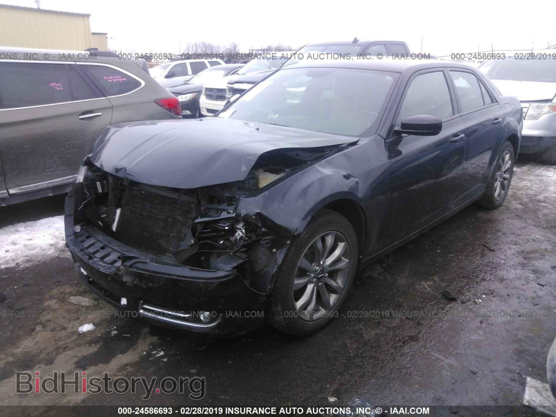 2014 CHRYSLER 300 - VIN: 2C3CCAGG4EH381775 - Фото 2