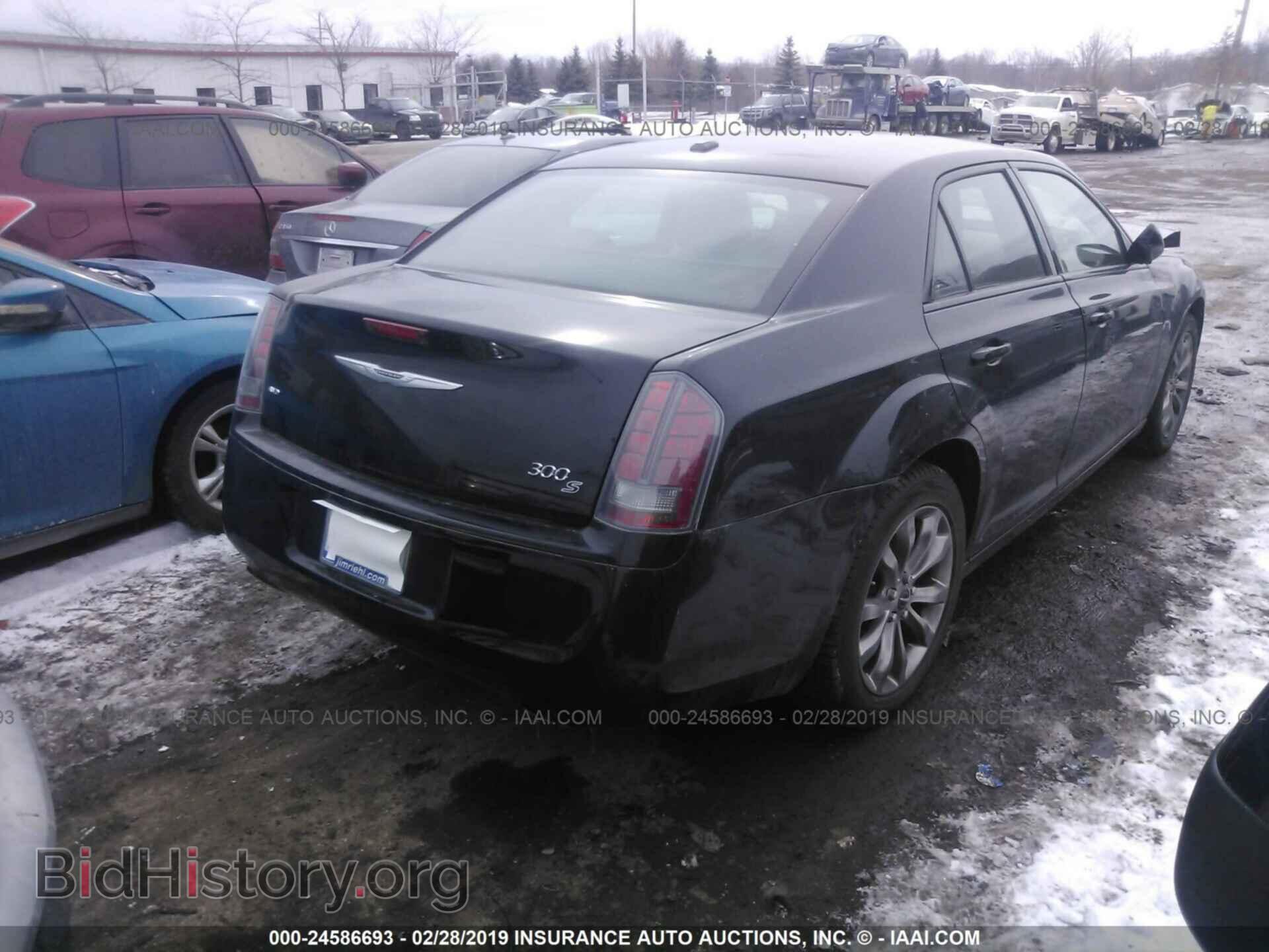 2014 CHRYSLER 300 - VIN: 2C3CCAGG4EH381775 - Фото 4