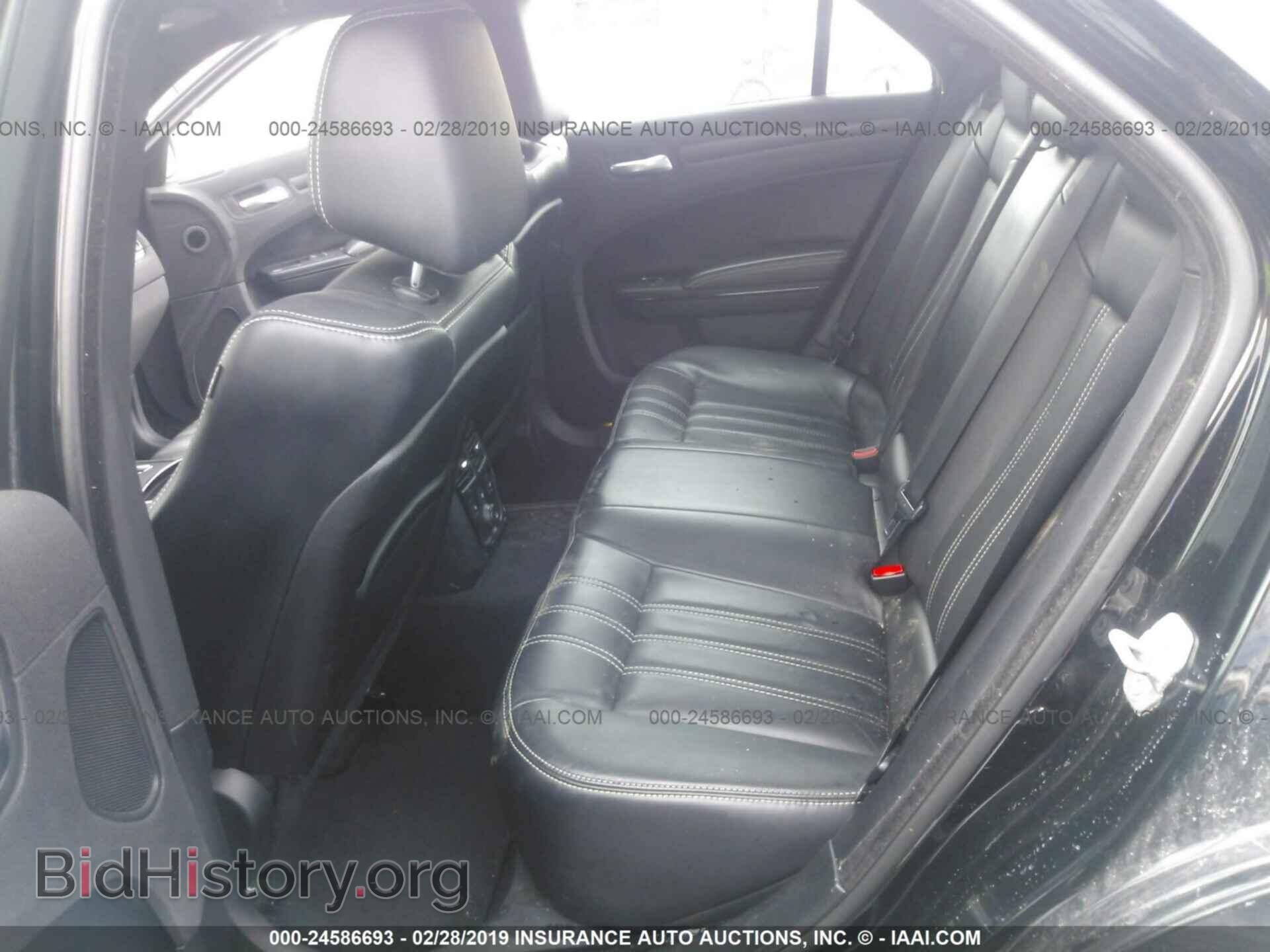 2014 CHRYSLER 300 - VIN: 2C3CCAGG4EH381775 - Фото 8