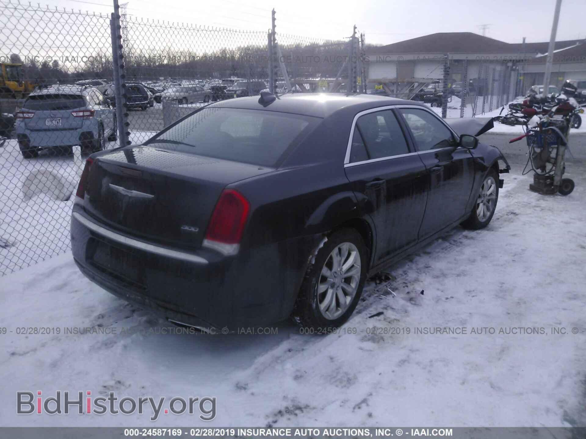 2016 CHRYSLER 300 - VIN: 2C3CCARG2GH148204 - Photo 4