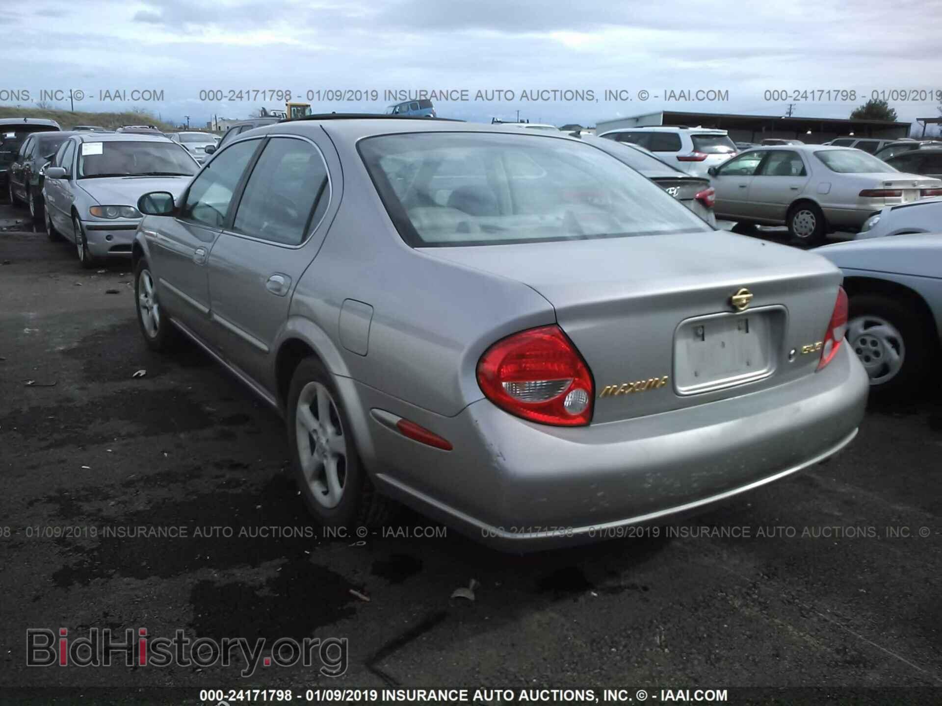 2000 NISSAN MAXIMA - VIN: JN1CA31AXYT206765 - Photo 3