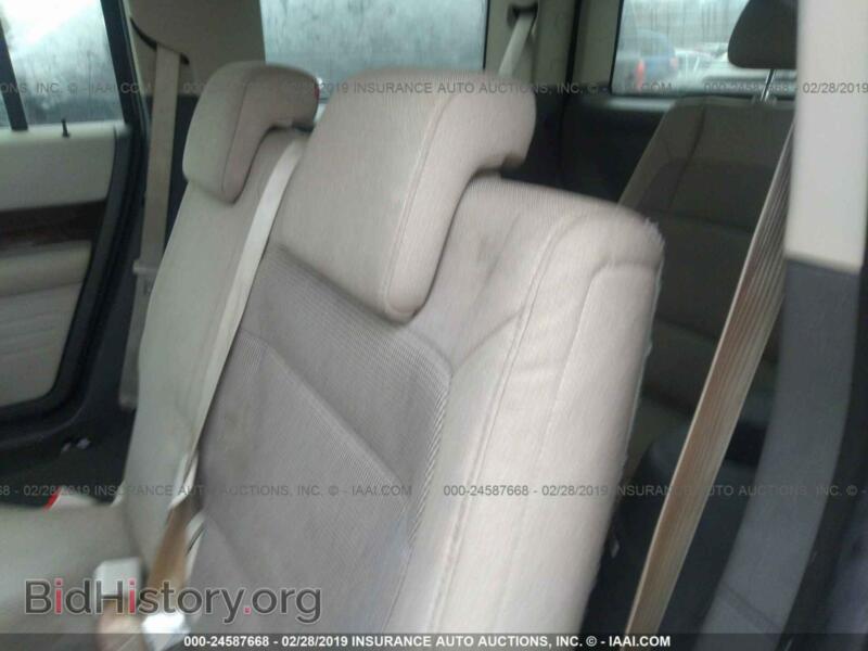 2011 Ford FLEX (VIN 2FMGK5CC2BBD29842) — фото 8 из 10
