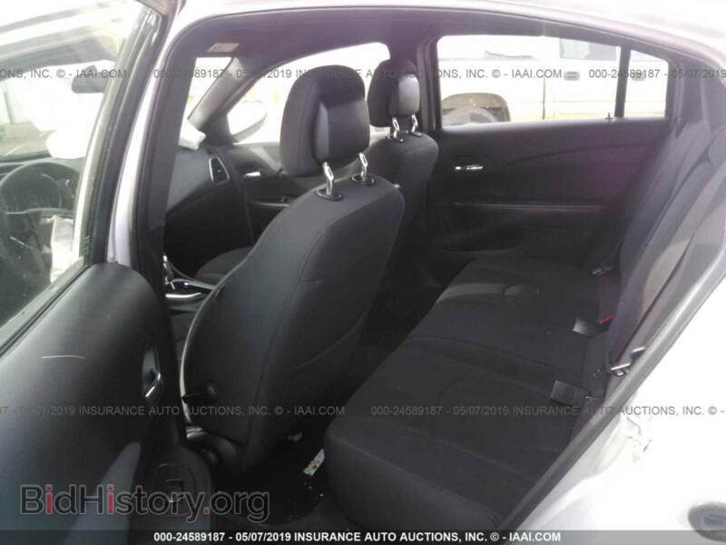 2012 Chrysler 200 (VIN 1C3CCBAB5CN145028) — photo 8 of 10